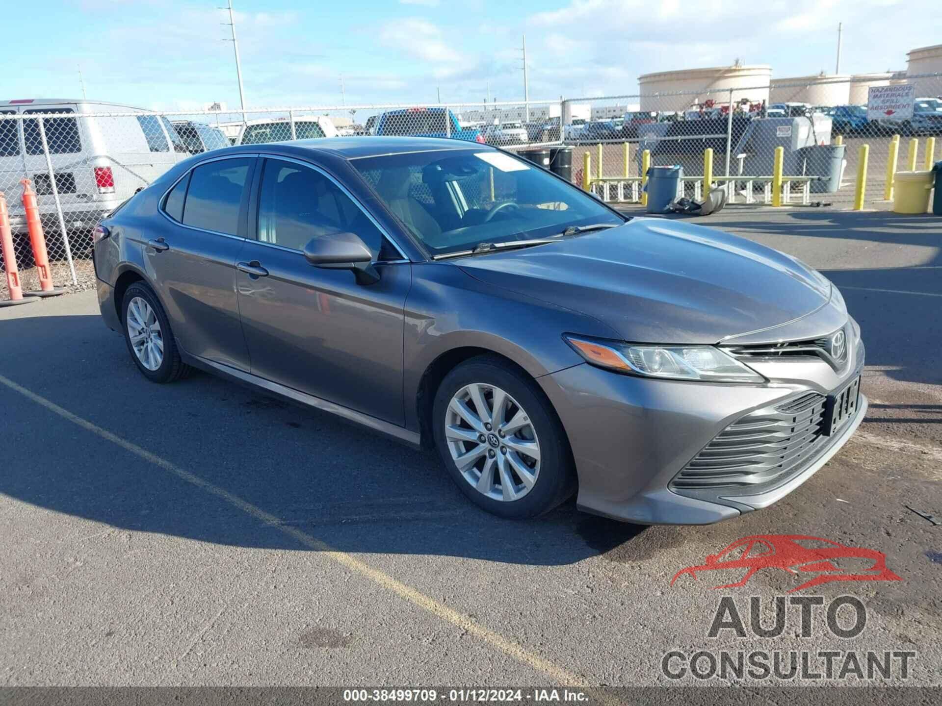 TOYOTA CAMRY 2018 - 4T1B11HKXJU042280