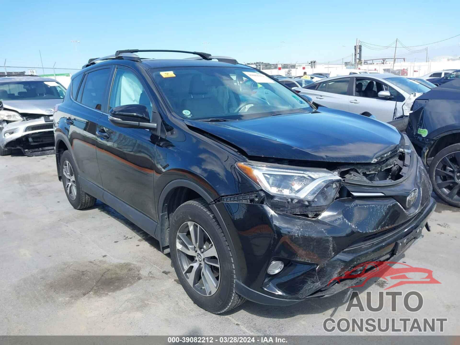 TOYOTA RAV4 2018 - 2T3RFREV4JW723216