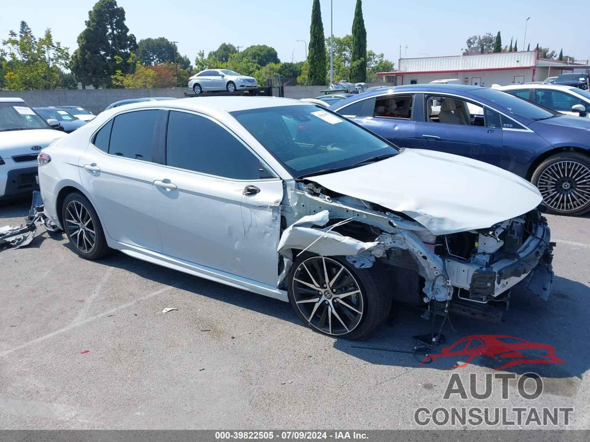 TOYOTA CAMRY 2022 - 4T1G11AK8NU032689