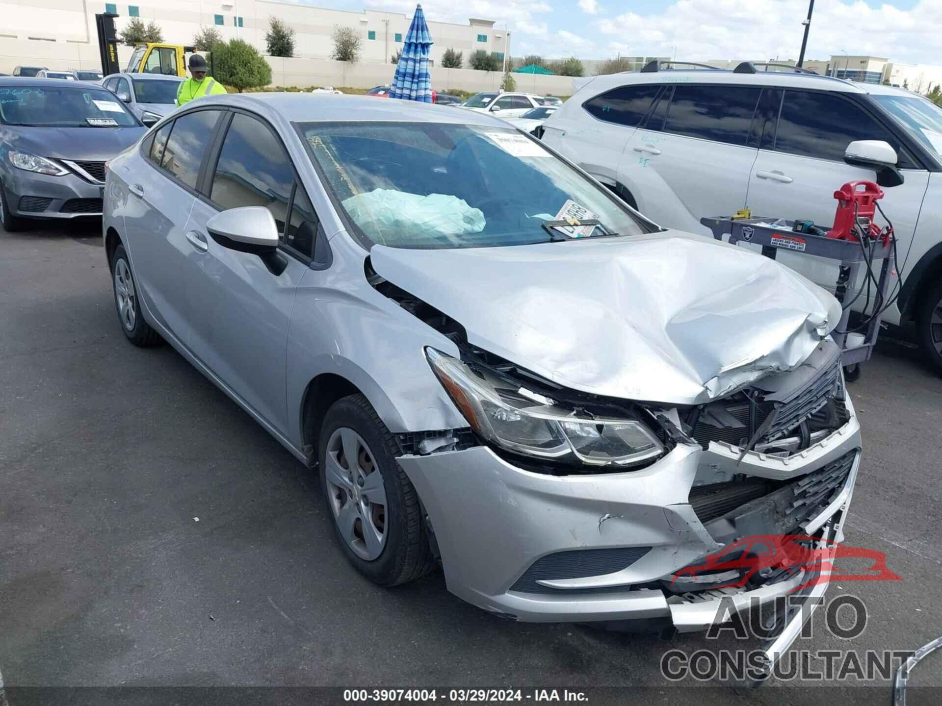 CHEVROLET CRUZE 2018 - 1G1BC5SMXJ7203265