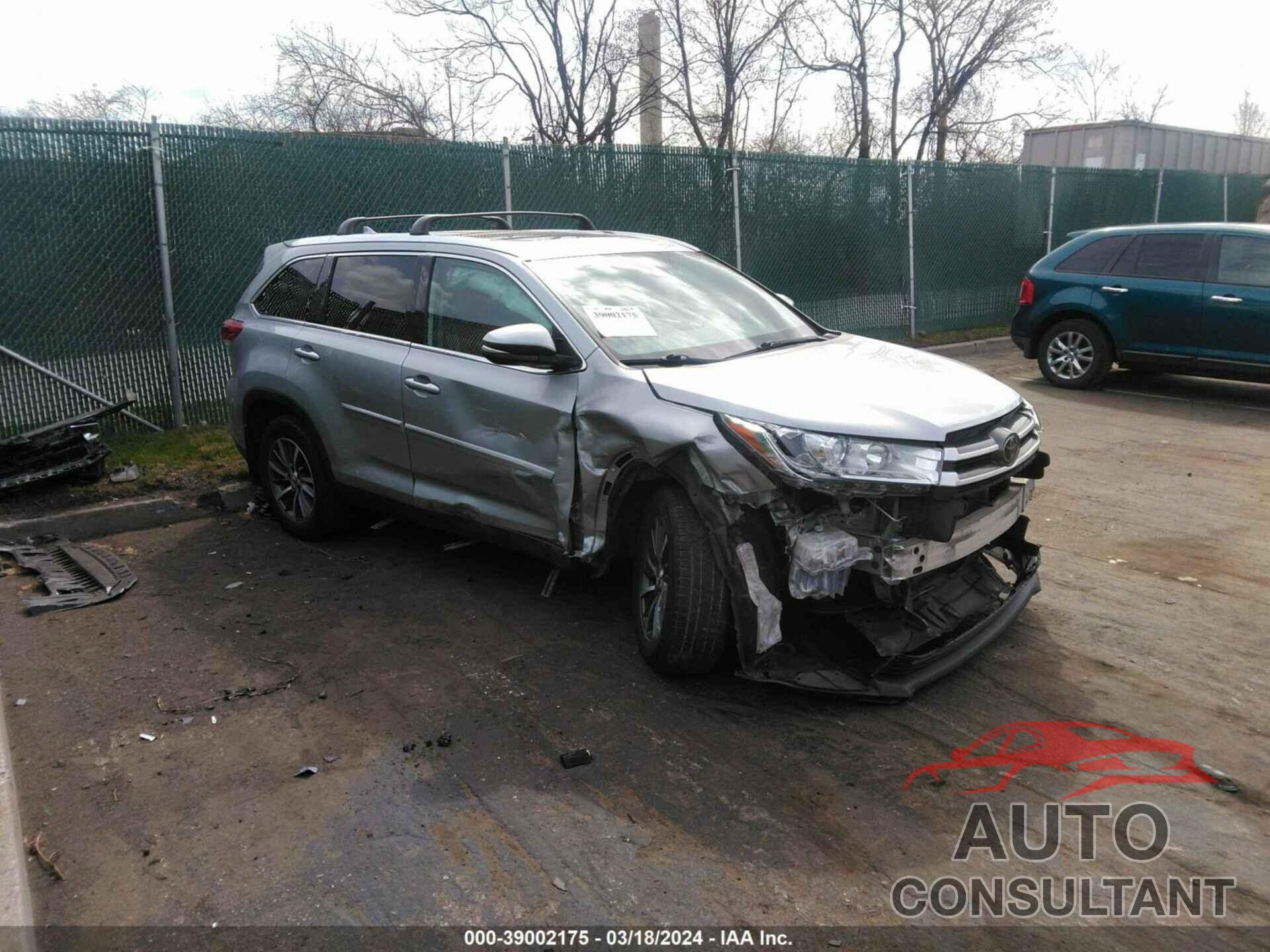 TOYOTA HIGHLANDER 2019 - 5TDJZRFH6KS577661