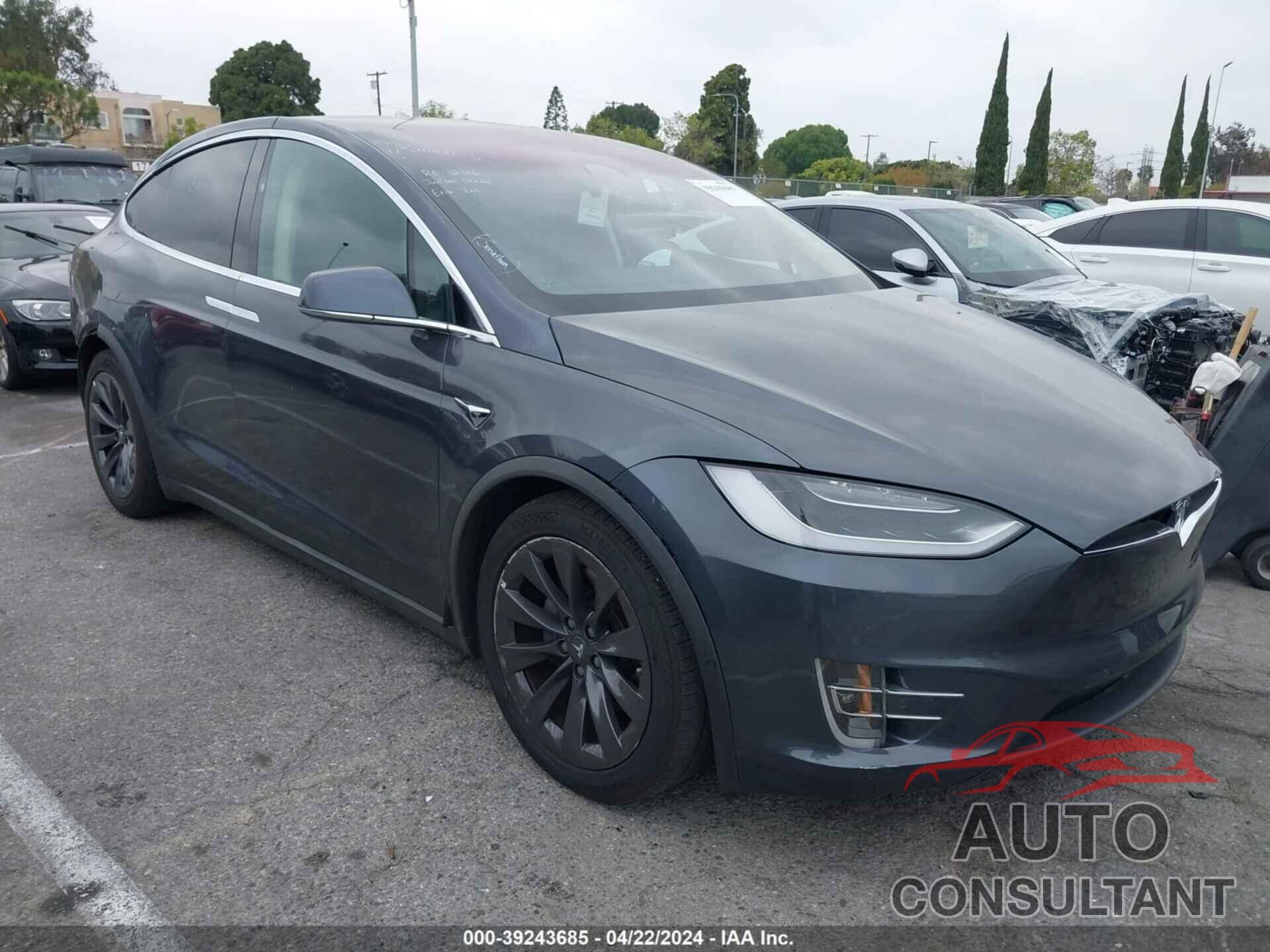 TESLA MODEL X 2018 - 5YJXCBE28JF102273