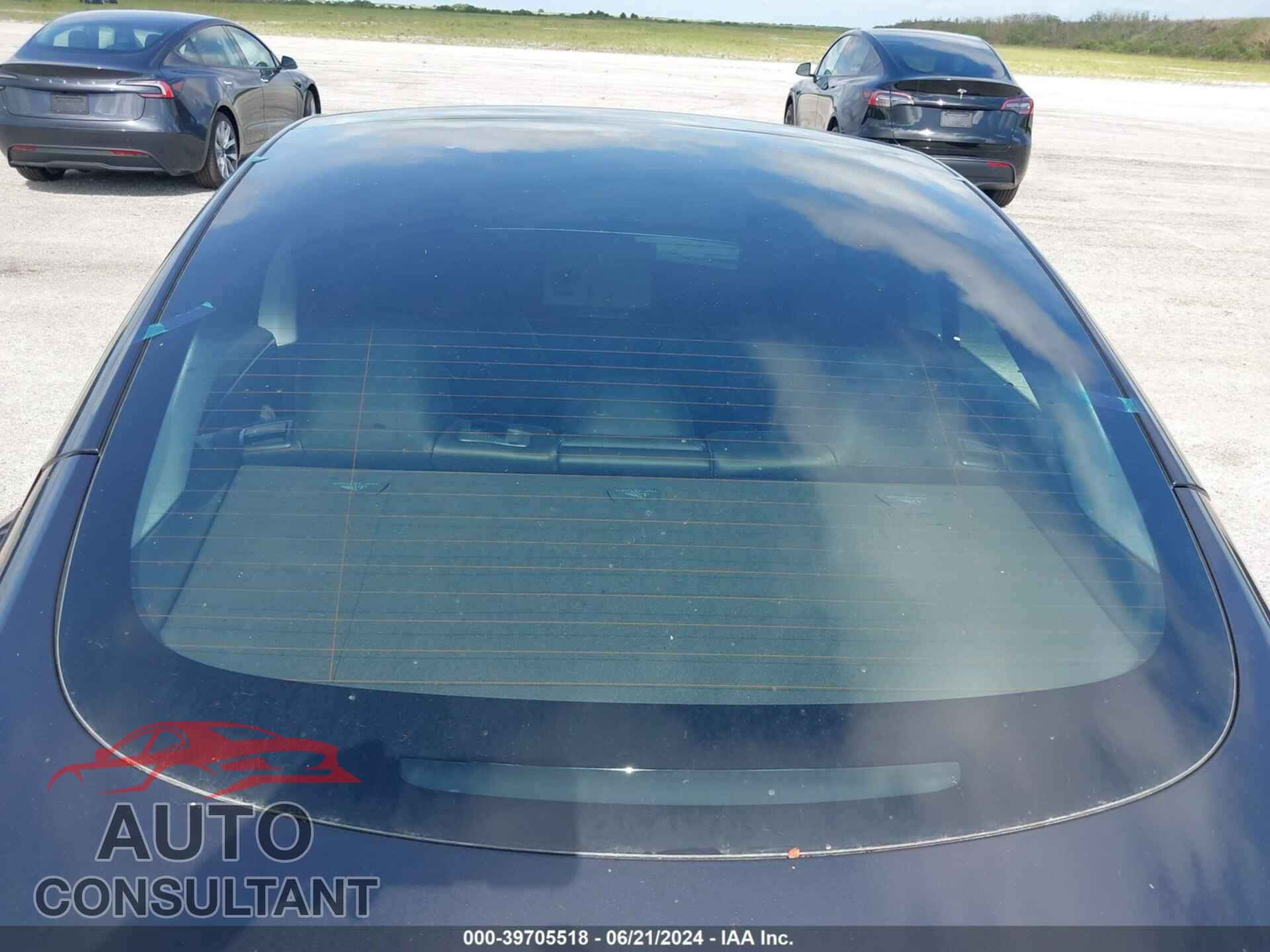 TESLA MODEL 3 2024 - 5YJ3E1EA7RF752752
