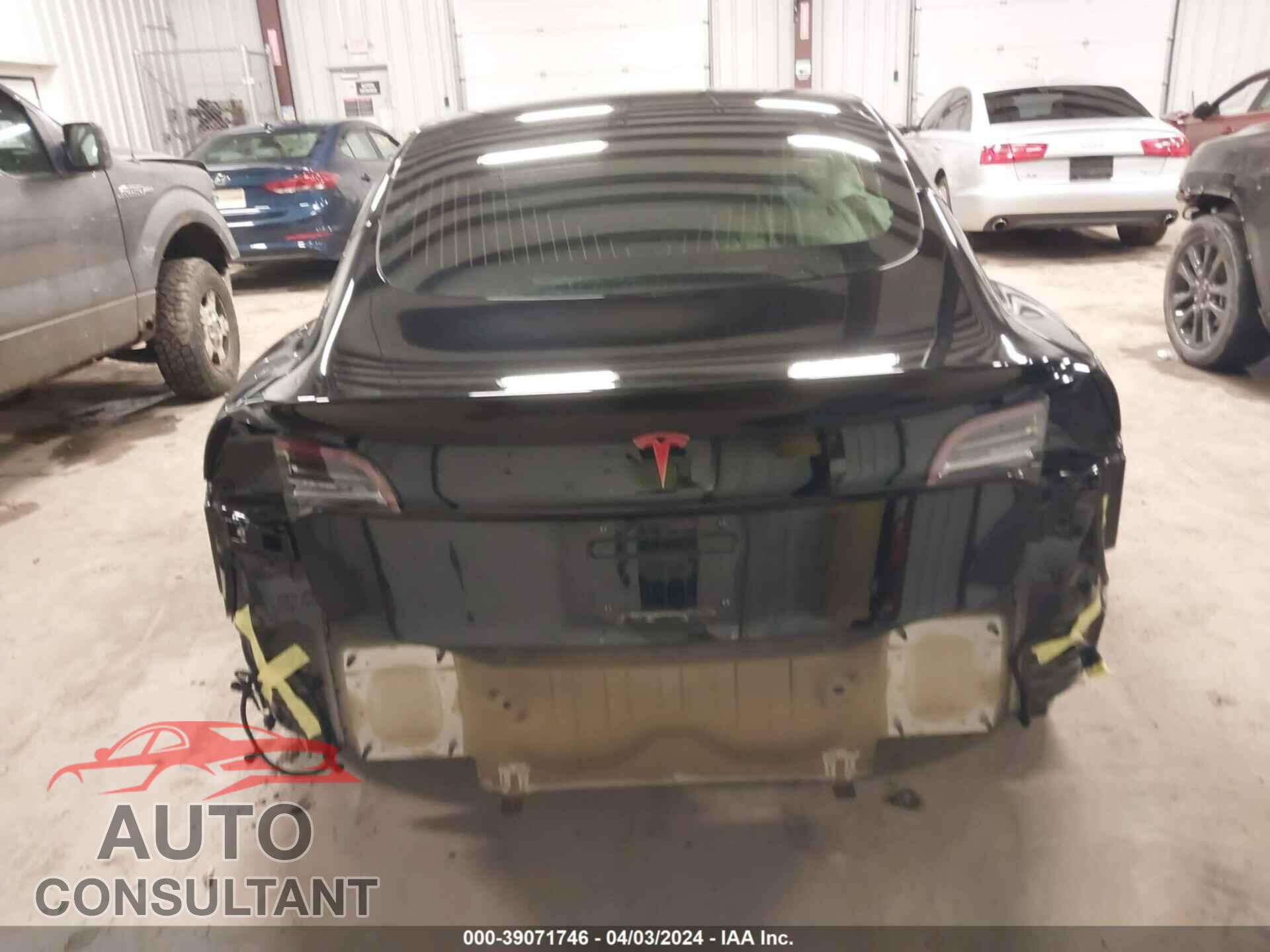 TESLA MODEL 3 2018 - 5YJ3E1EA9JF157325