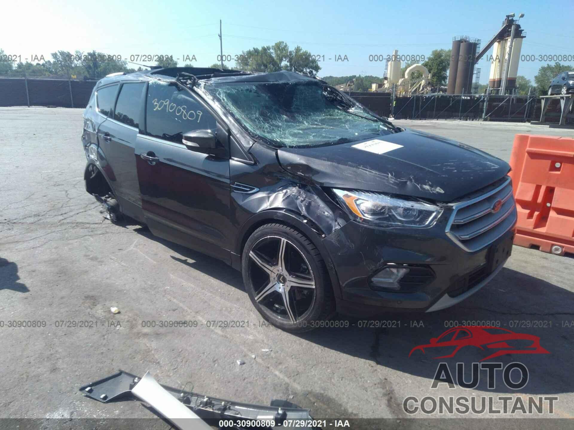 FORD ESCAPE 2018 - 1FMCU9J91JUB60591