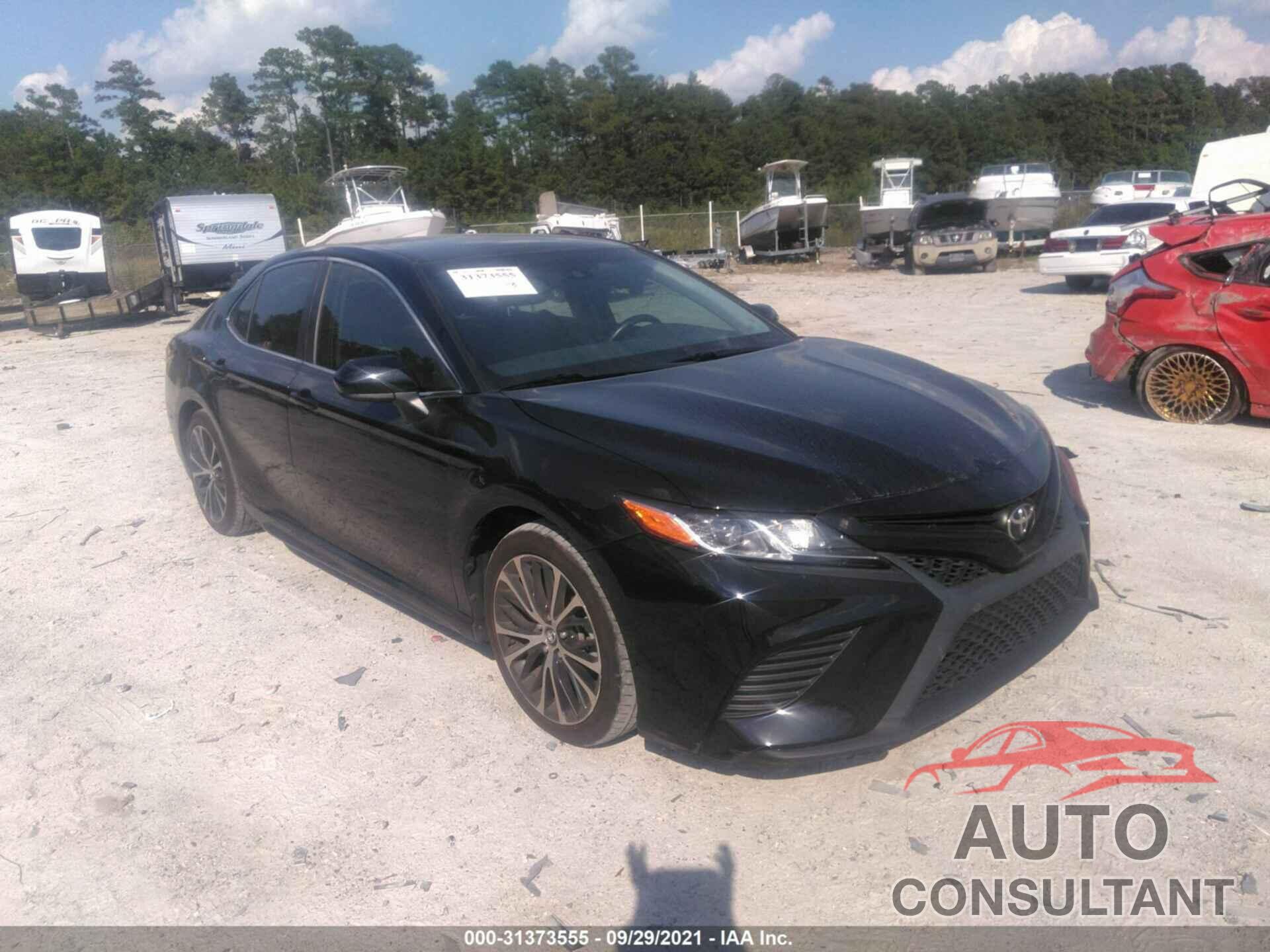 TOYOTA CAMRY 2018 - 4T1B11HK5JU037830