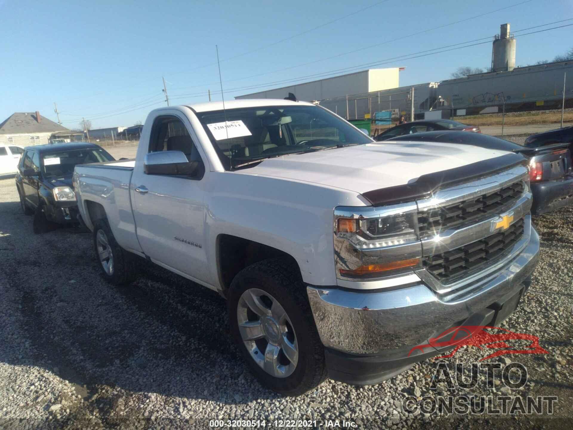 CHEVROLET SILVERADO 1500 2018 - 1GCNCNEH1JZ218745