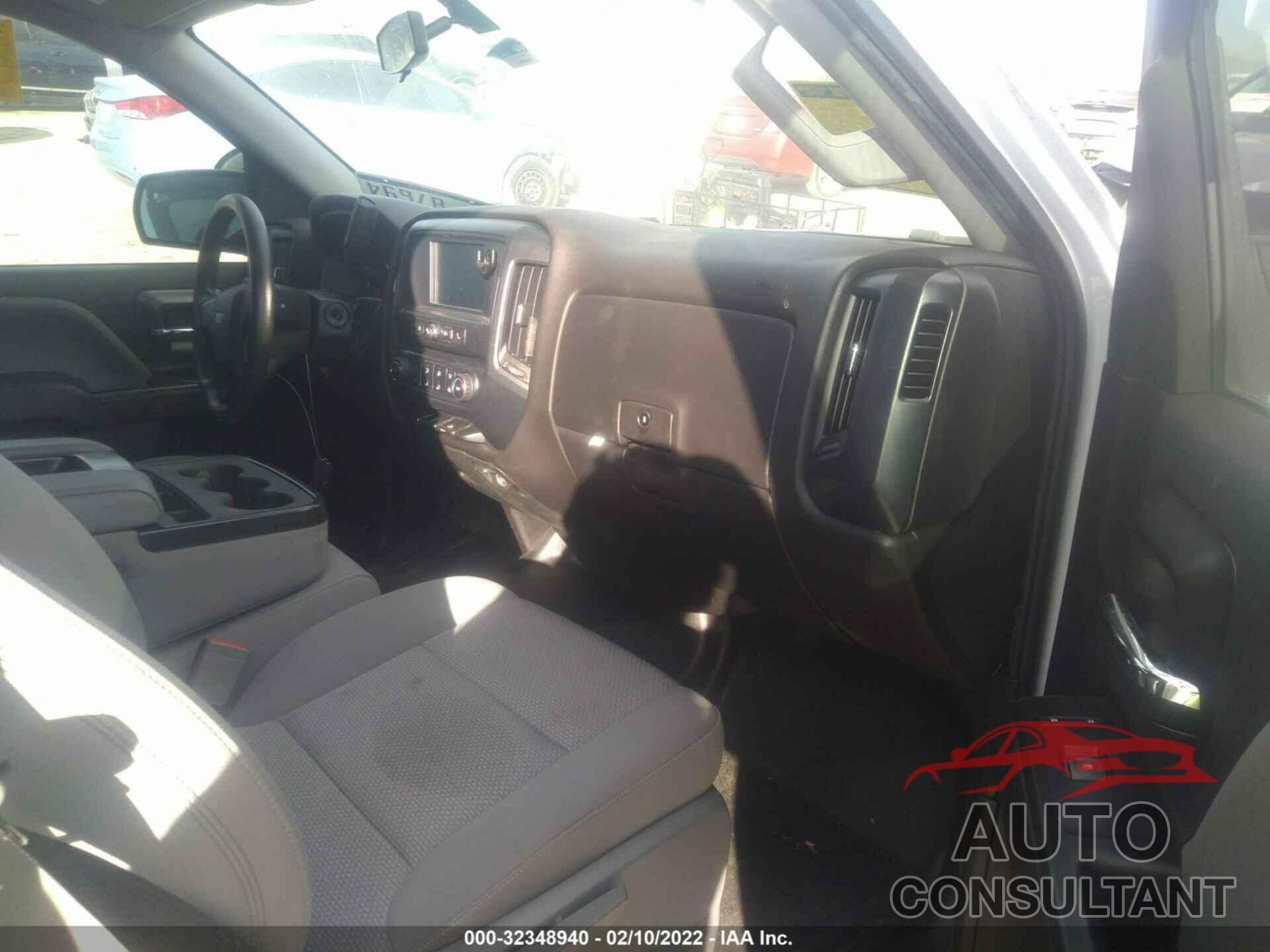 CHEVROLET SILVERADO 1500 2018 - 1GCNCNEH1JZ310826