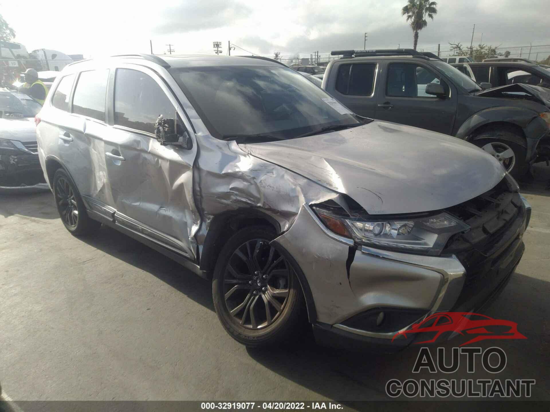 MITSUBISHI OUTLANDER 2019 - JA4AD3A39KZ039617