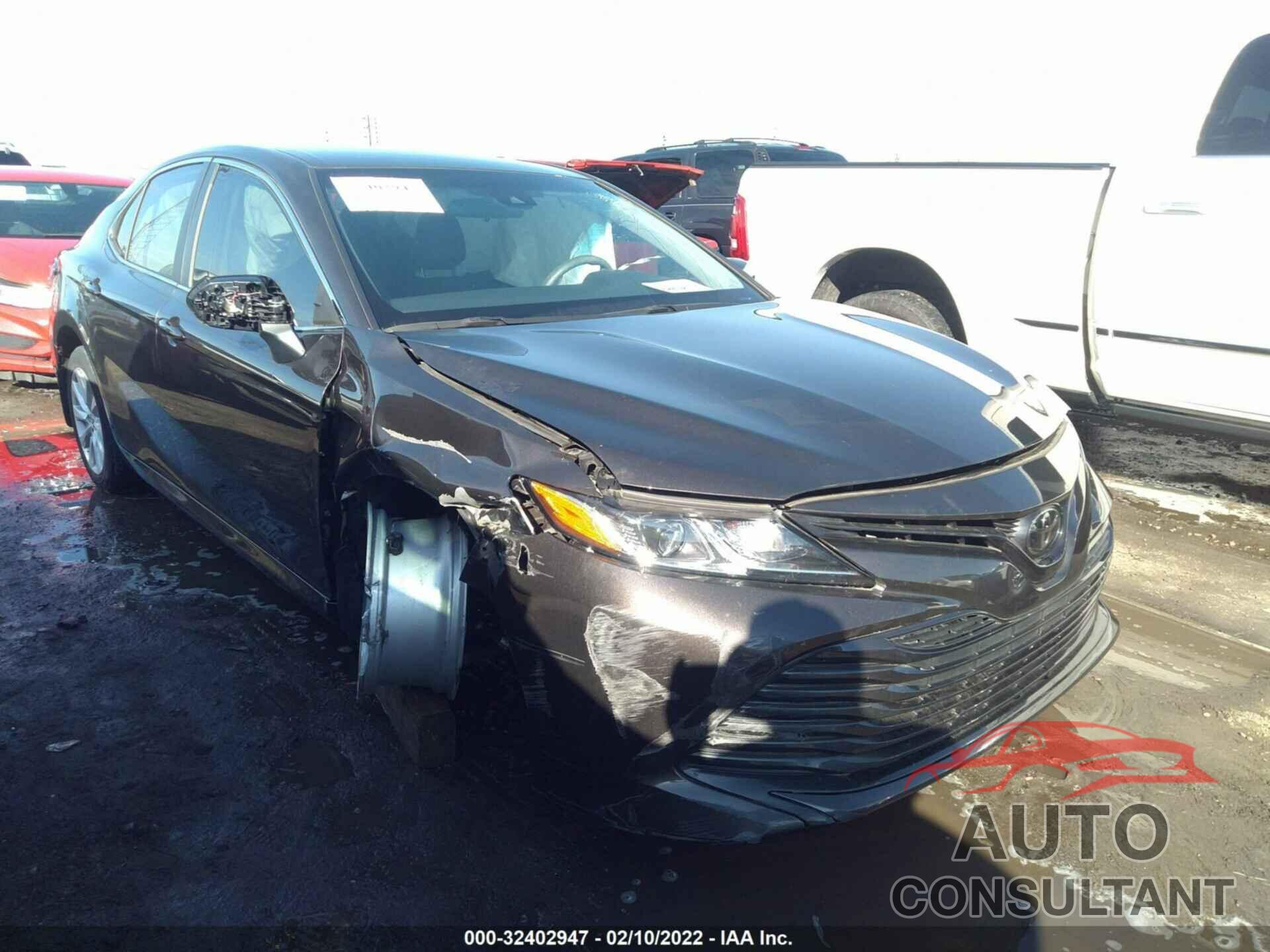 TOYOTA CAMRY 2018 - 4T1B11HK0JU118699