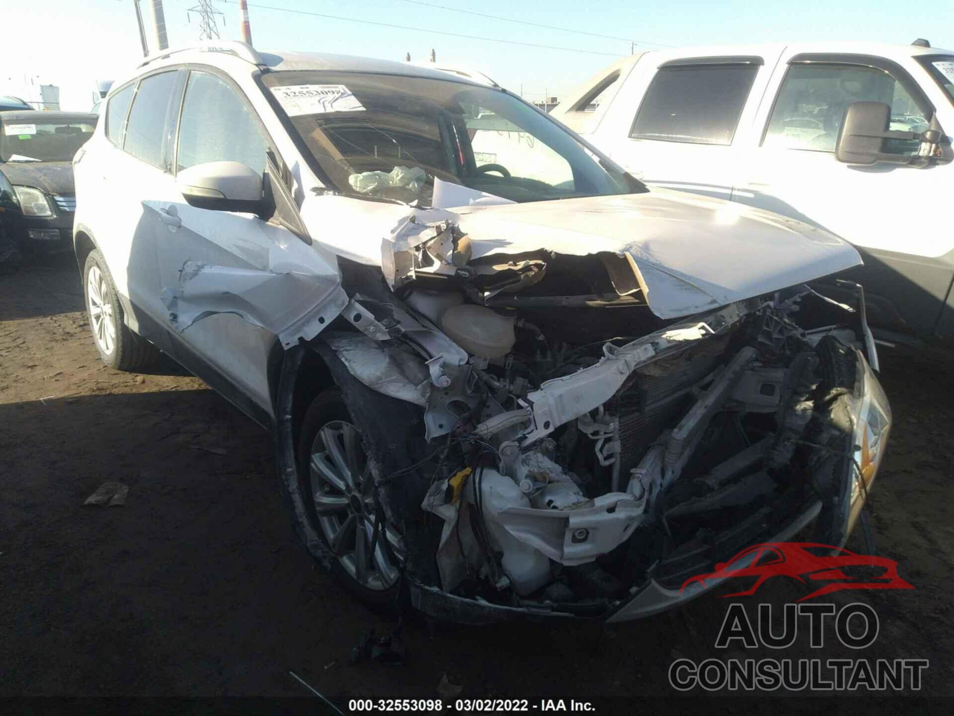 FORD ESCAPE 2017 - 1FMCU9JD6HUC74553