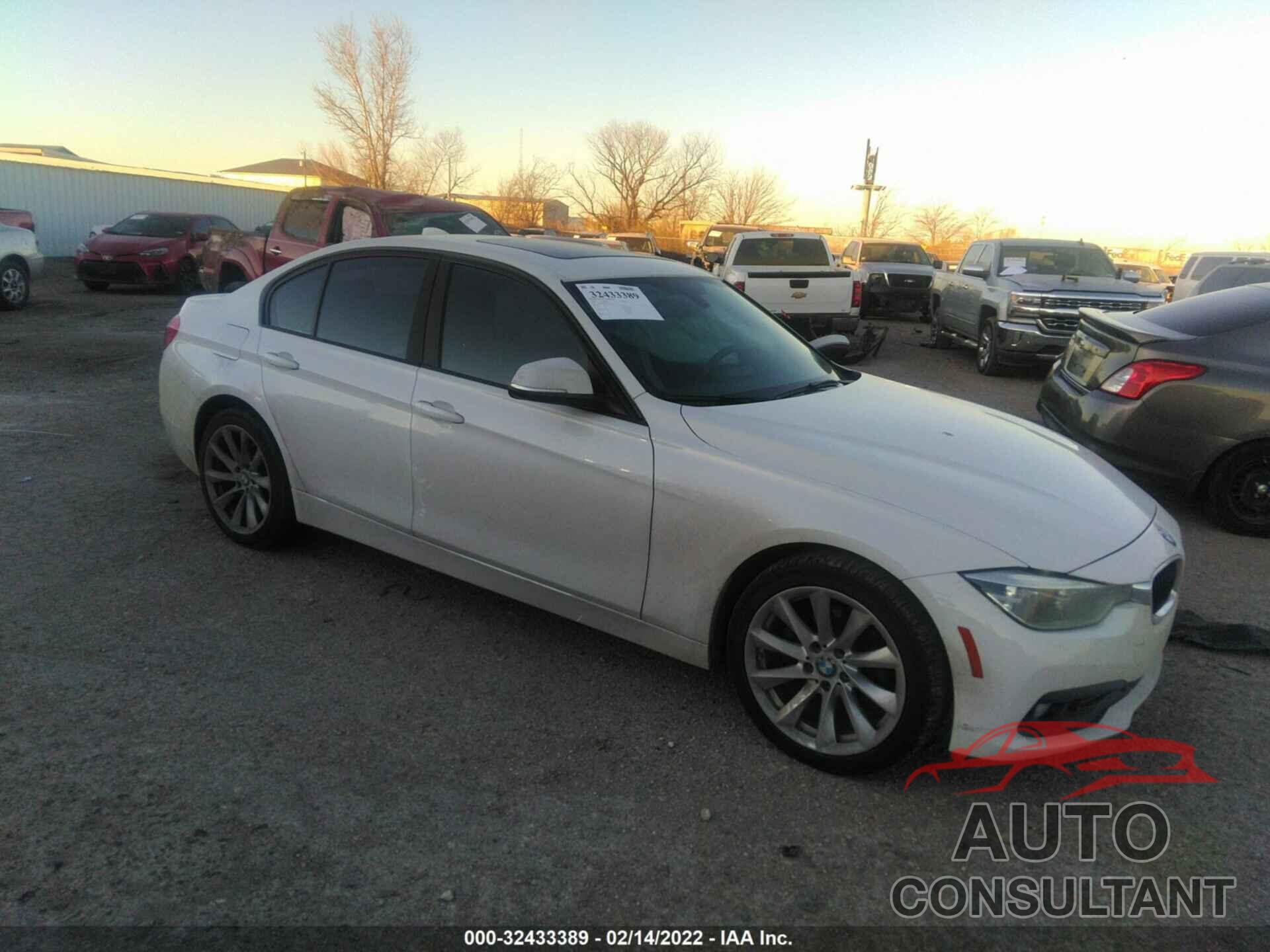 BMW 3 SERIES 2018 - WBA8E5G5XJNV02356