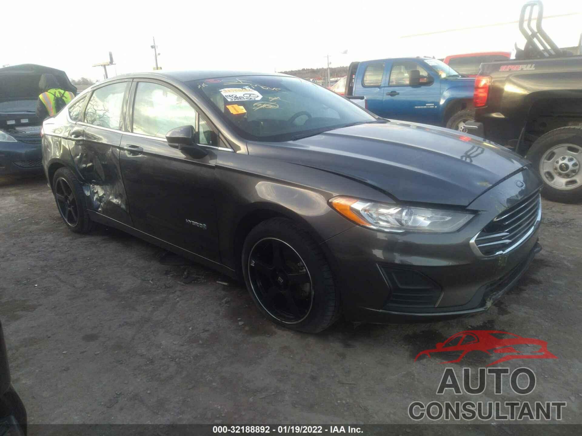 FORD FUSION HYBRID 2019 - 3FA6P0LU3KR235800