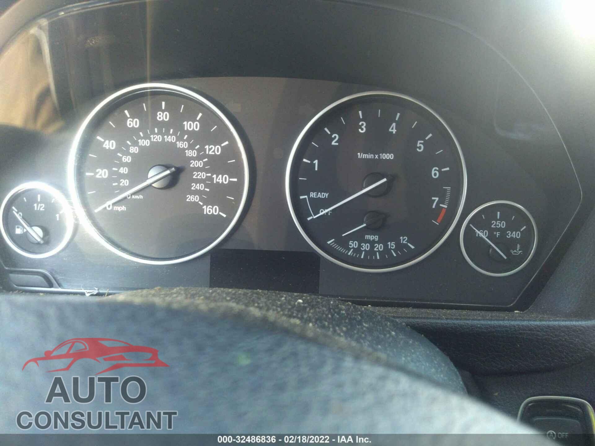 BMW 3 SERIES 2016 - WBA8E1G55GNU11352