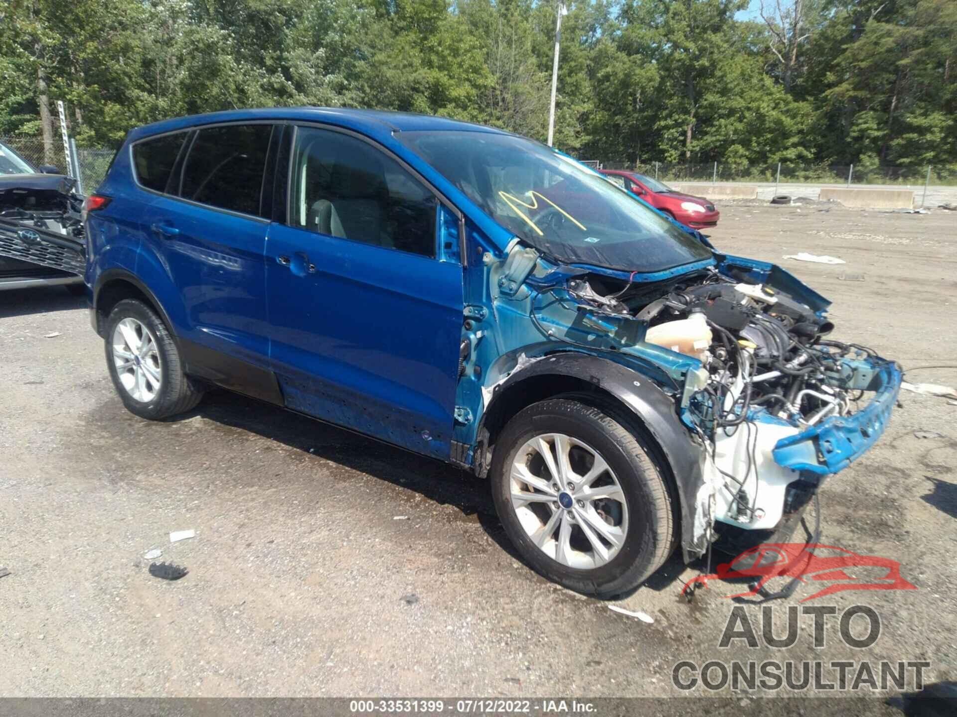 FORD ESCAPE 2017 - 1FMCU0G9XHUB74874