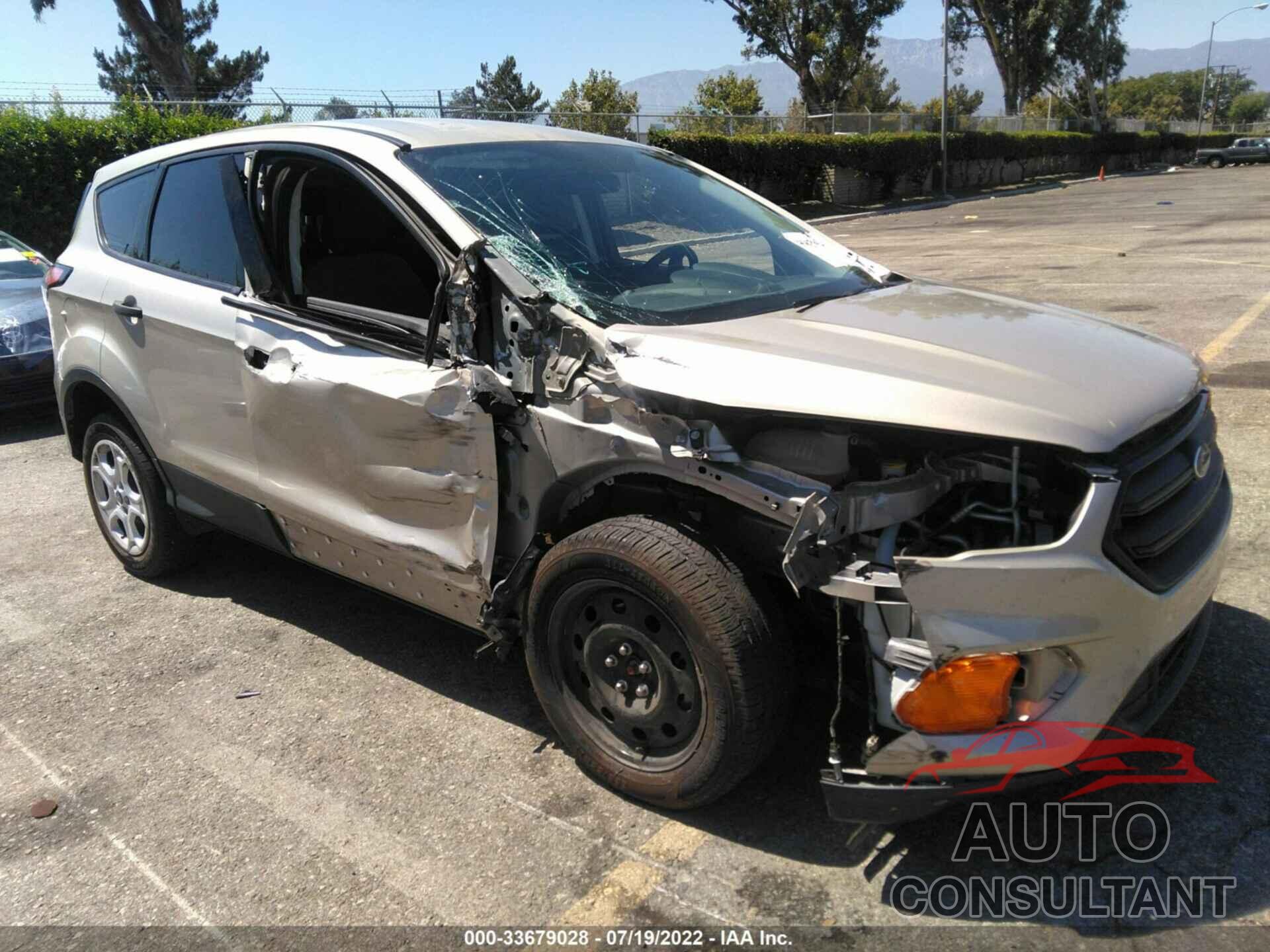 FORD ESCAPE 2018 - 1FMCU0F72JUC36127