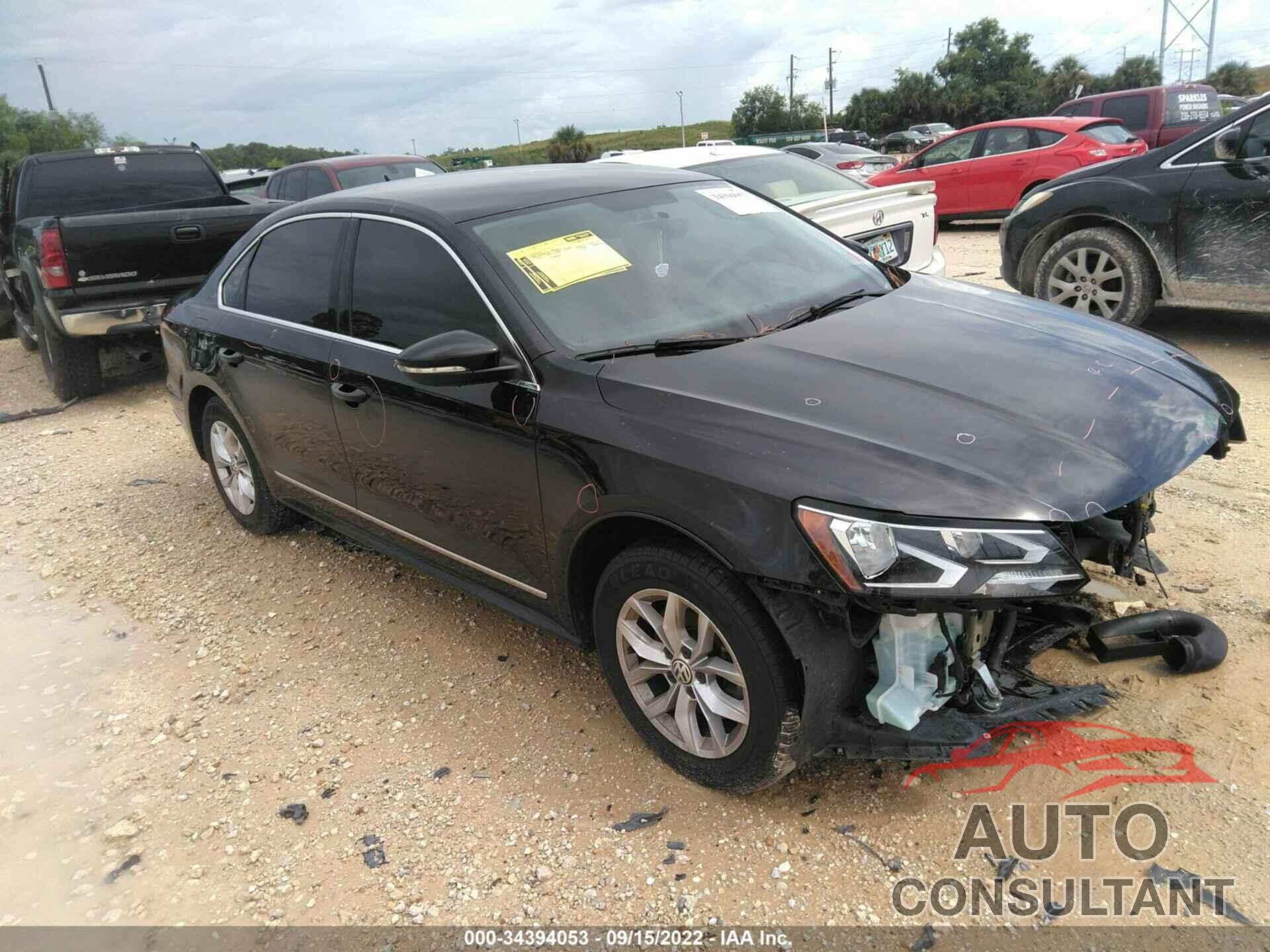VOLKSWAGEN PASSAT 2017 - 1VWAT7A36HC016529