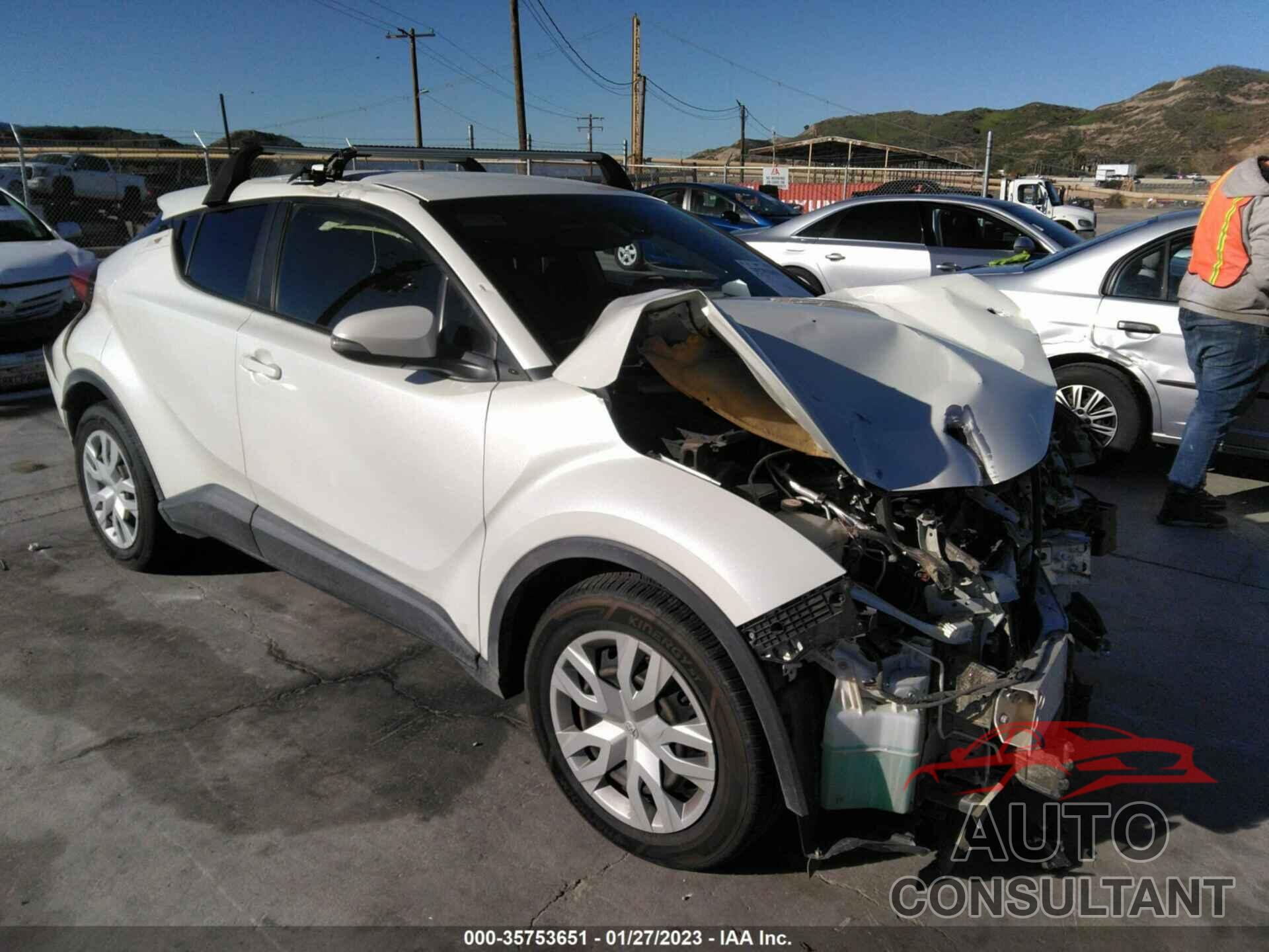 TOYOTA C-HR 2019 - JTNKHMBX1K1049302