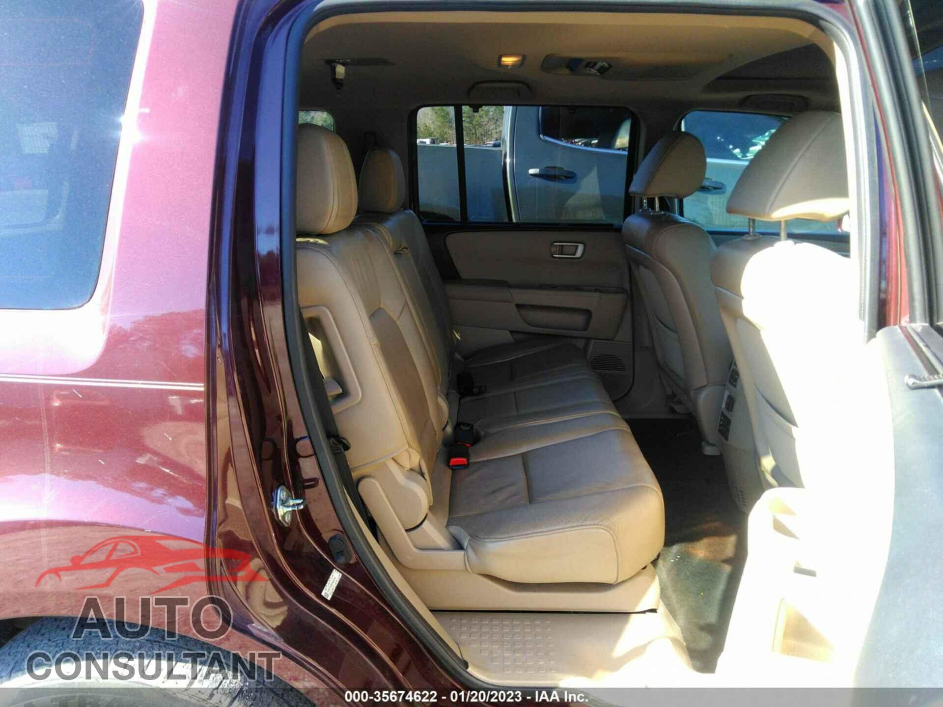HONDA PILOT 2015 - 5FNYF3H95FB030160