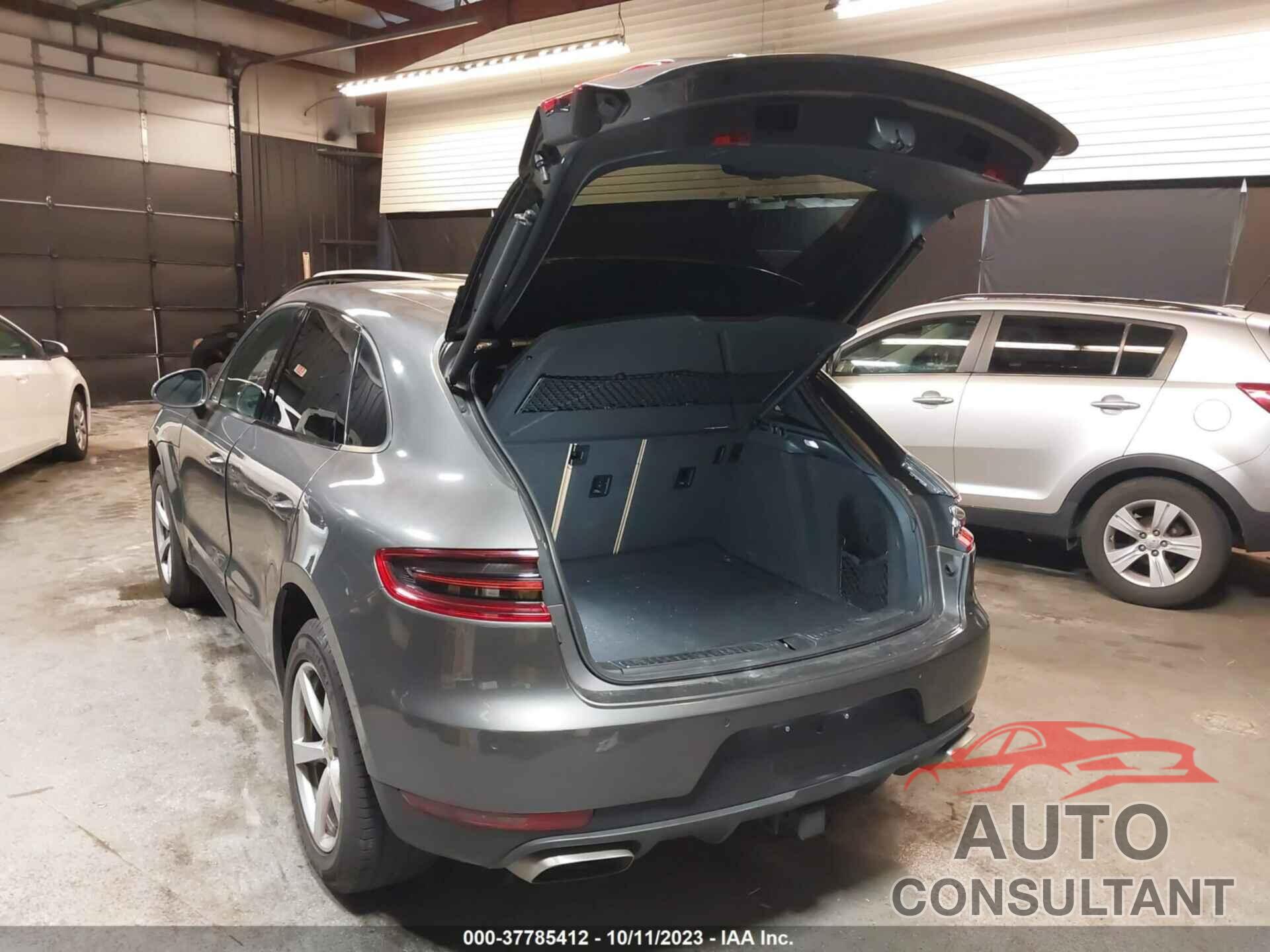 PORSCHE MACAN 2018 - WP1AA2A56JLB00643