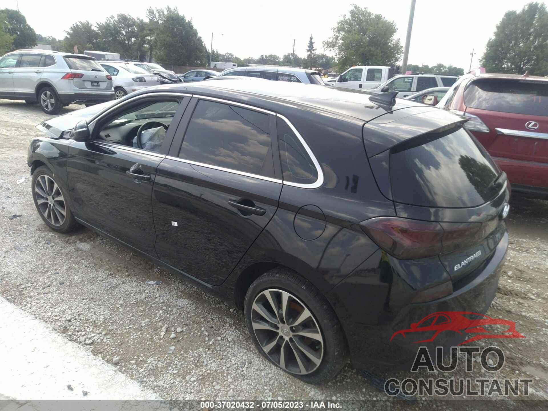 HYUNDAI ELANTRA GT 2018 - KMHH35LE7JU083396