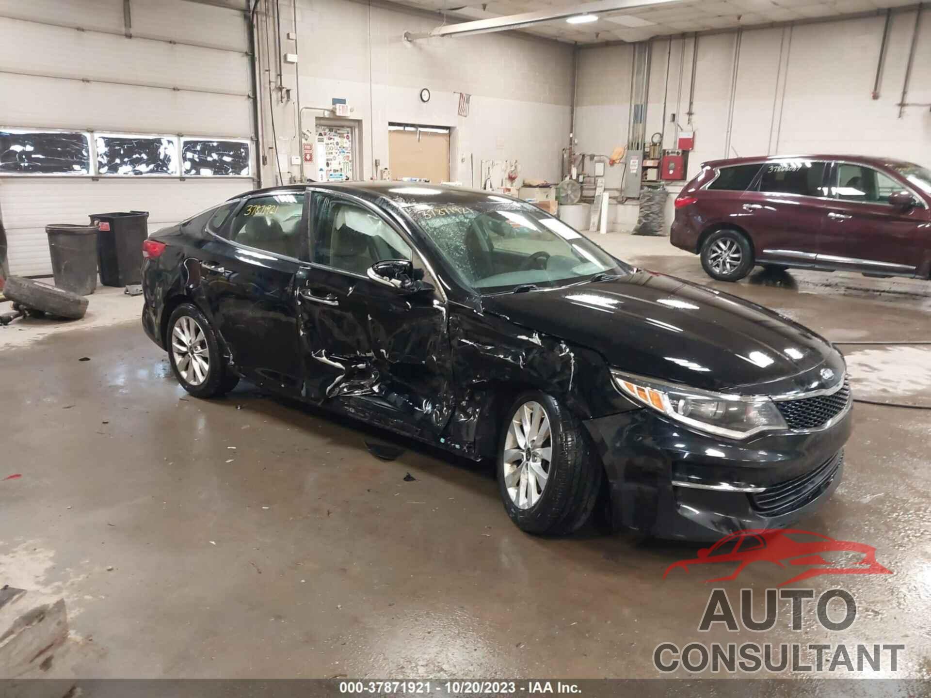 KIA OPTIMA 2018 - 5XXGT4L32JG259477