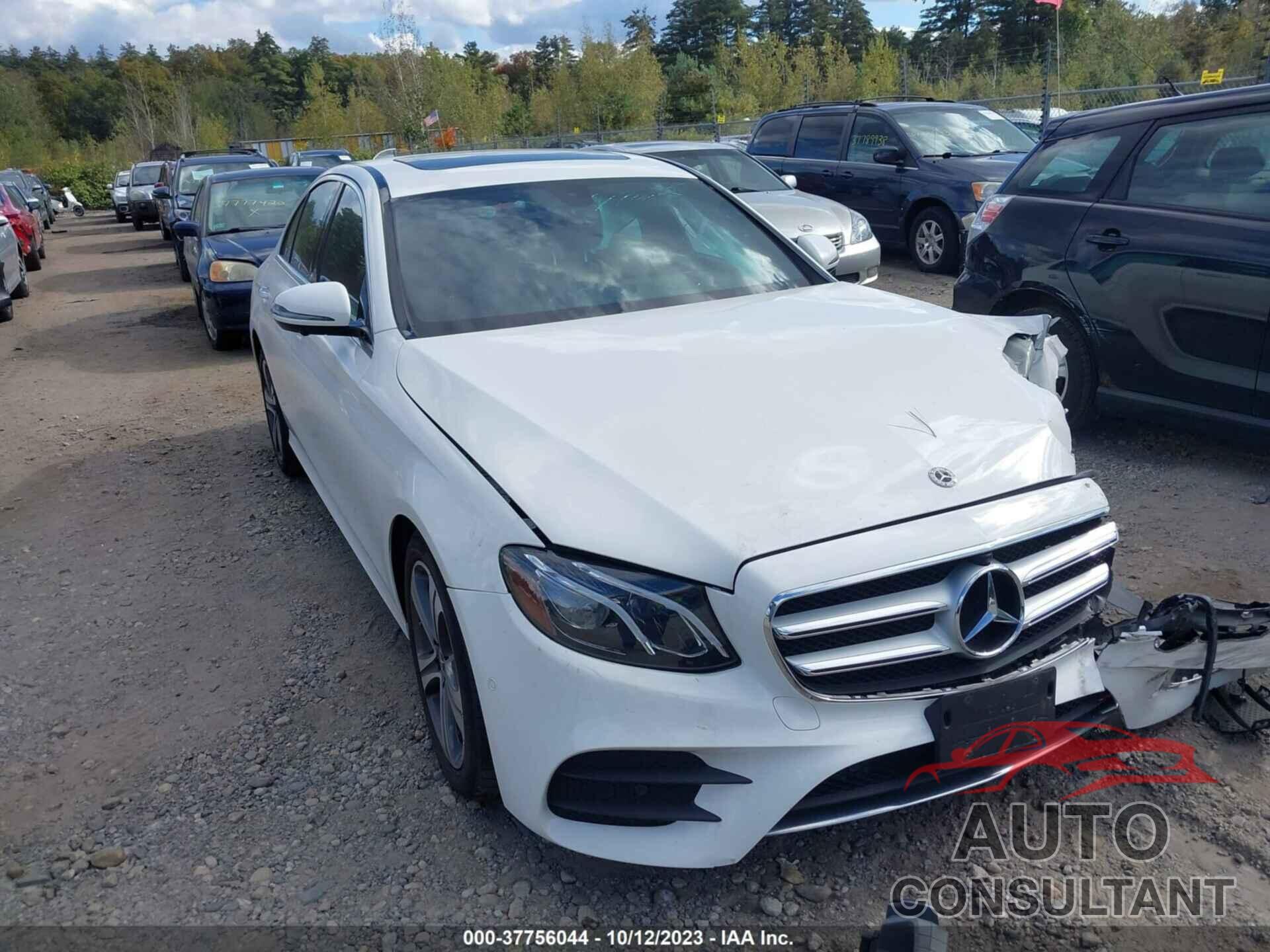 MERCEDES-BENZ E 300 2019 - WDDZF4KB5KA583387