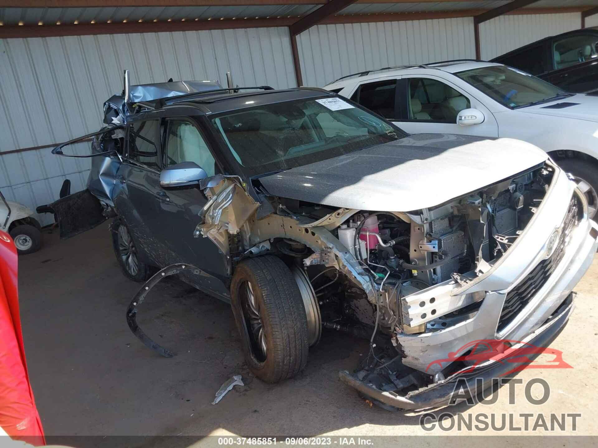 TOYOTA HIGHLANDER 2022 - 5TDEBRCH2NS080024
