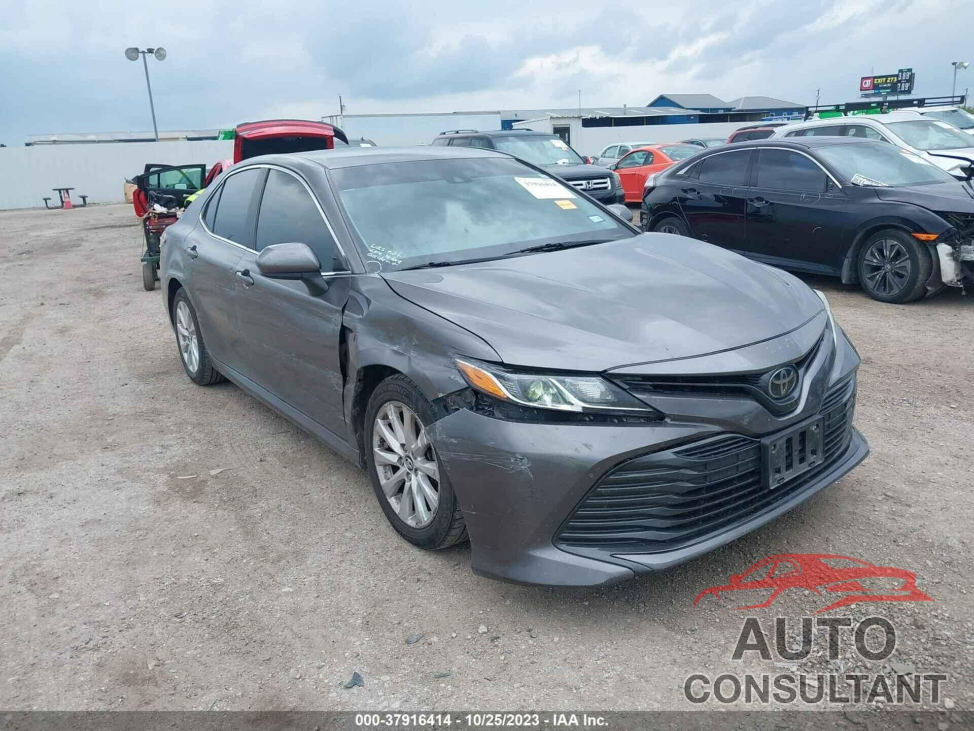 TOYOTA CAMRY 2018 - 4T1B11HK4JU649789