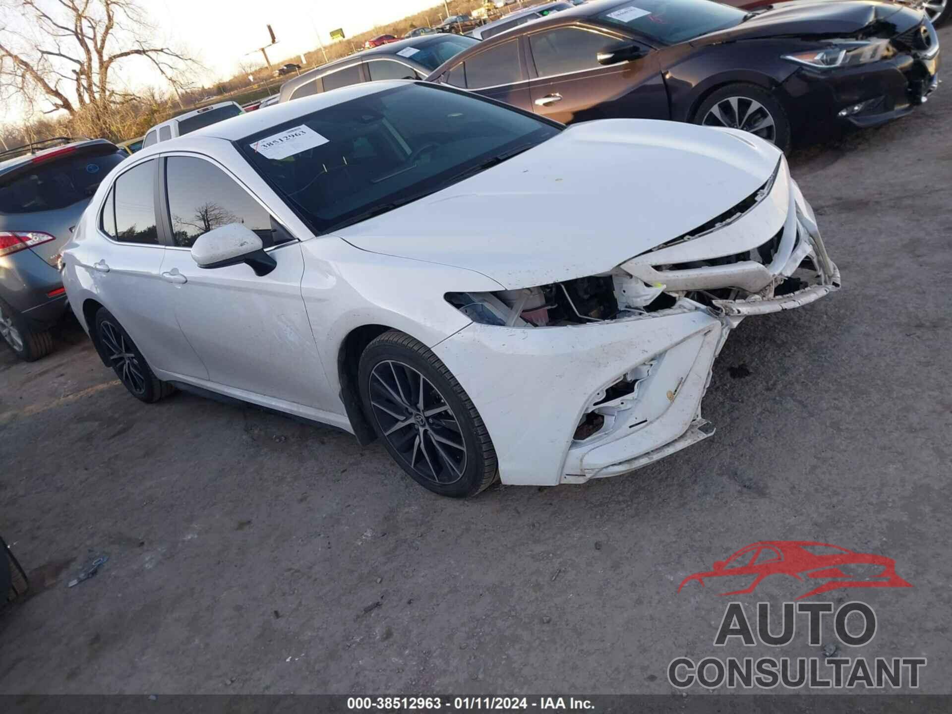TOYOTA CAMRY 2021 - 4T1G11AK0MU539648
