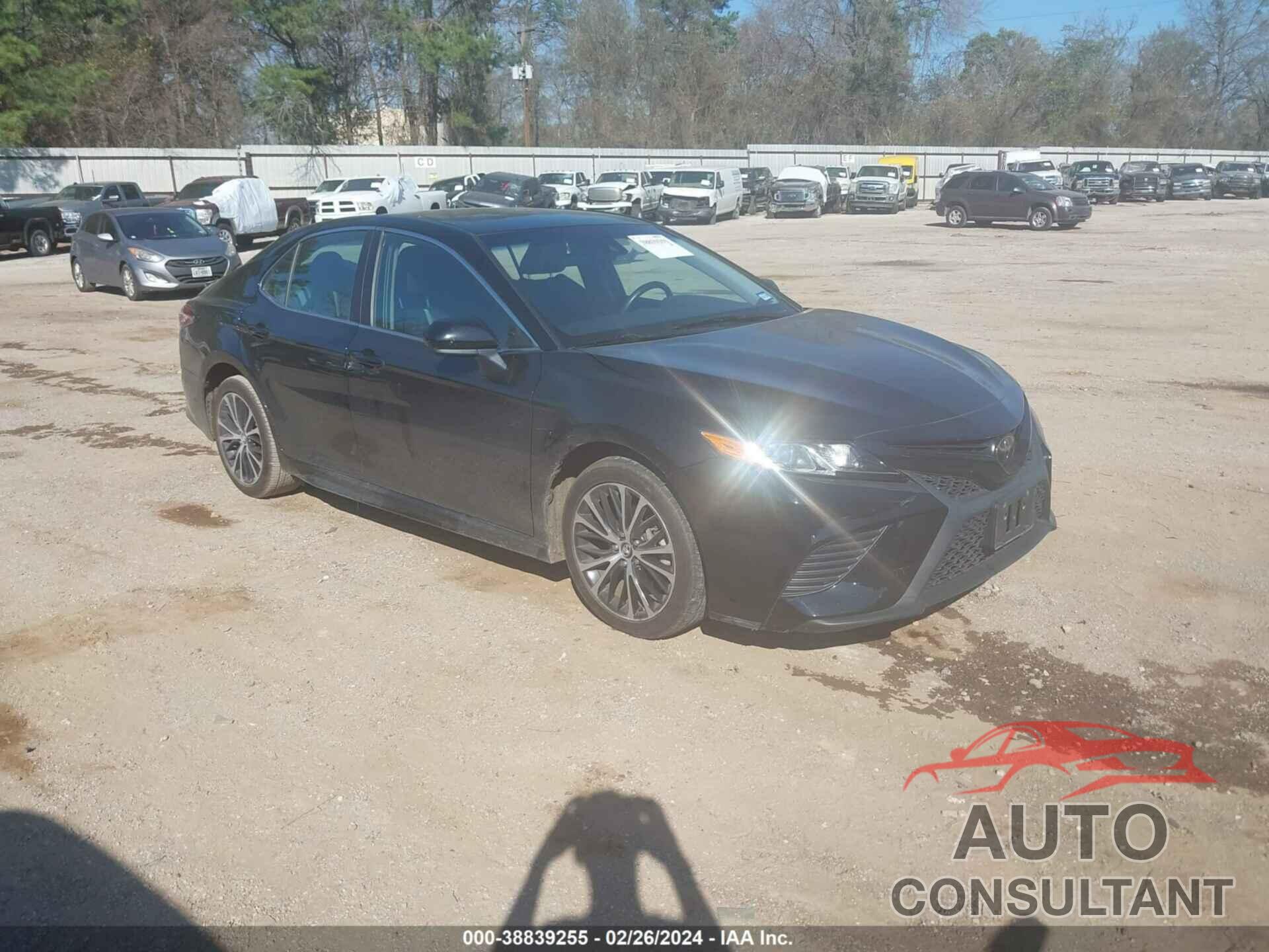 TOYOTA CAMRY 2018 - 4T1B11HK7JU573341