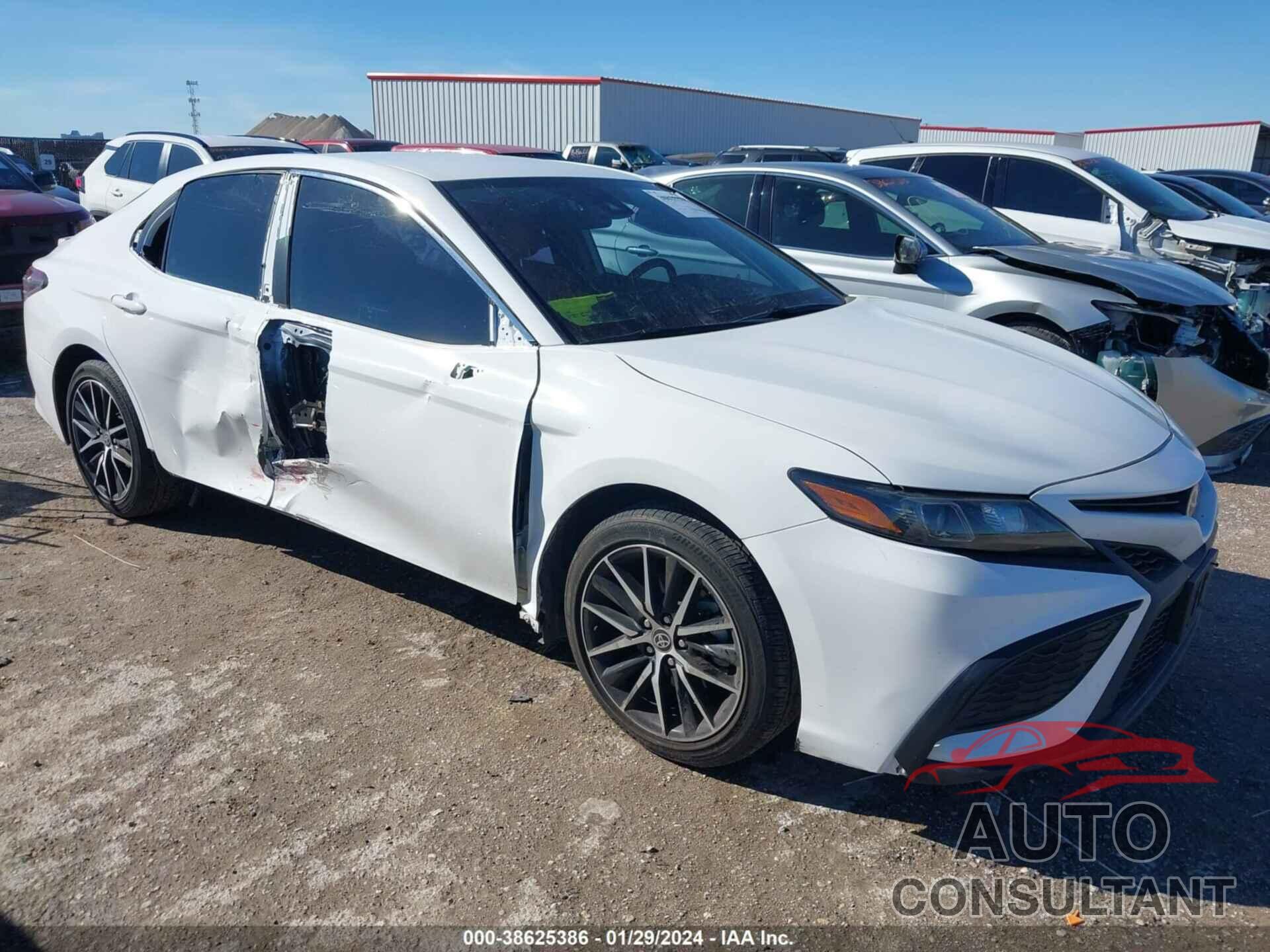 TOYOTA CAMRY 2021 - 4T1G11AK5MU457124