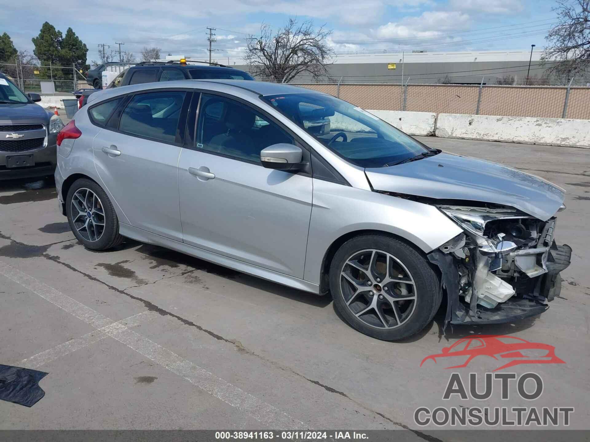 FORD FOCUS 2016 - 1FADP3K28GL372830