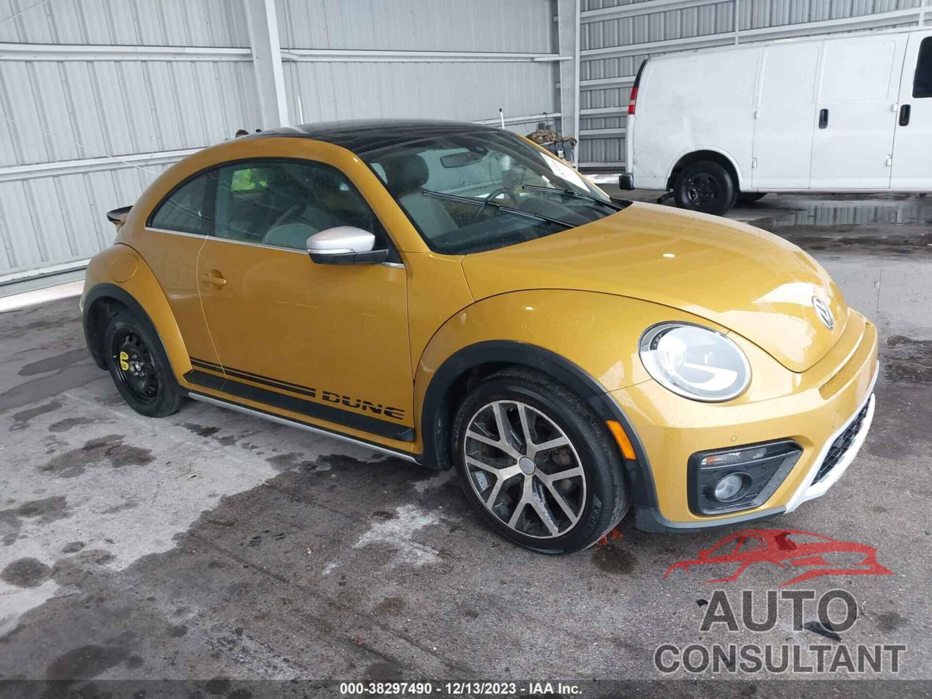 VOLKSWAGEN BEETLE 2018 - 3VWSD7AT1JM703651