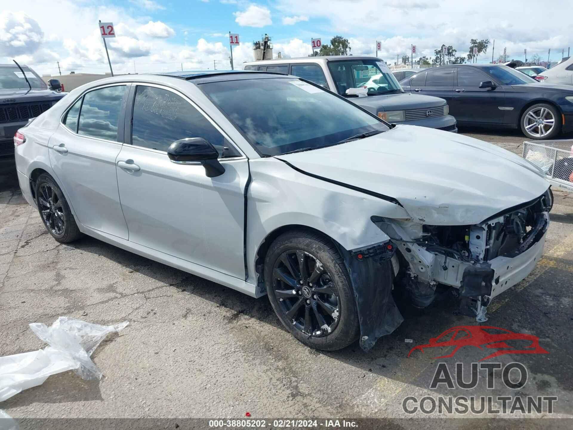 TOYOTA CAMRY 2023 - 4T1K61AK4PU142377