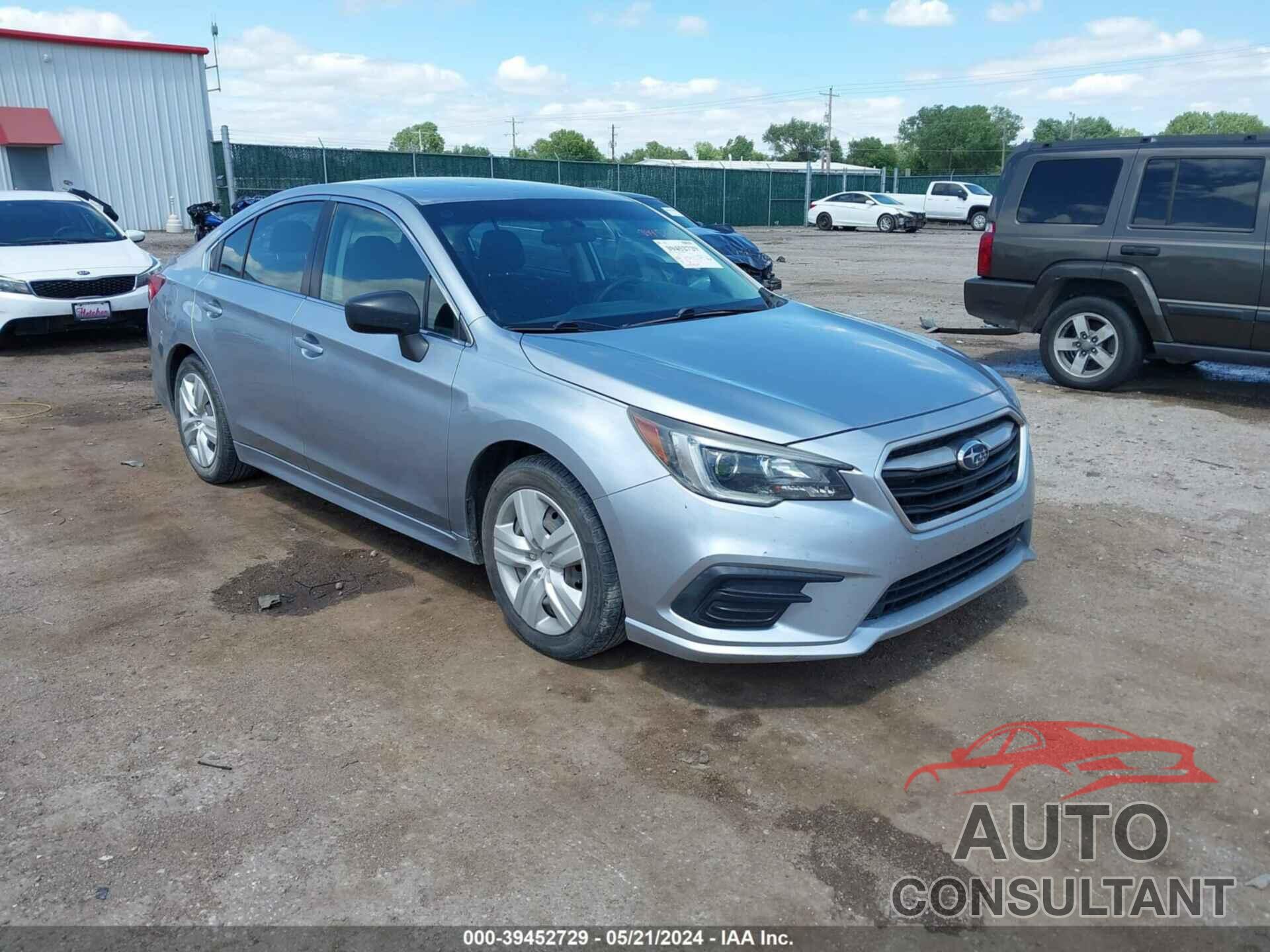 SUBARU LEGACY 2018 - 4S3BNAA68J3046310