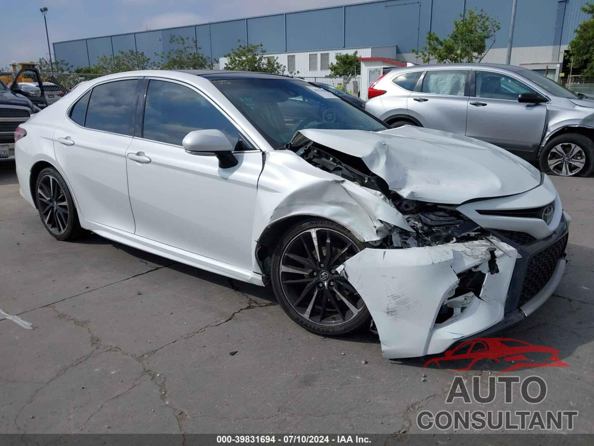 TOYOTA CAMRY 2018 - 4T1BZ1HK0JU006168