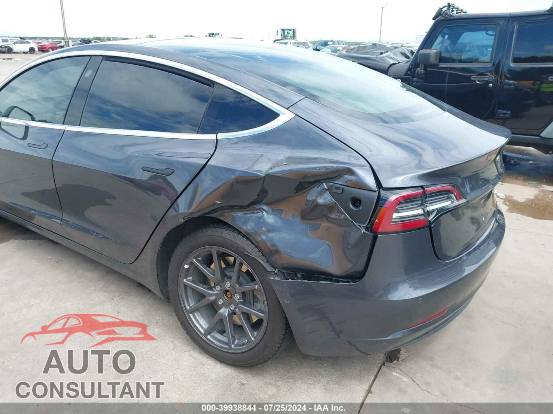 TESLA MODEL 3 2018 - 5YJ3E1EA1JF045327
