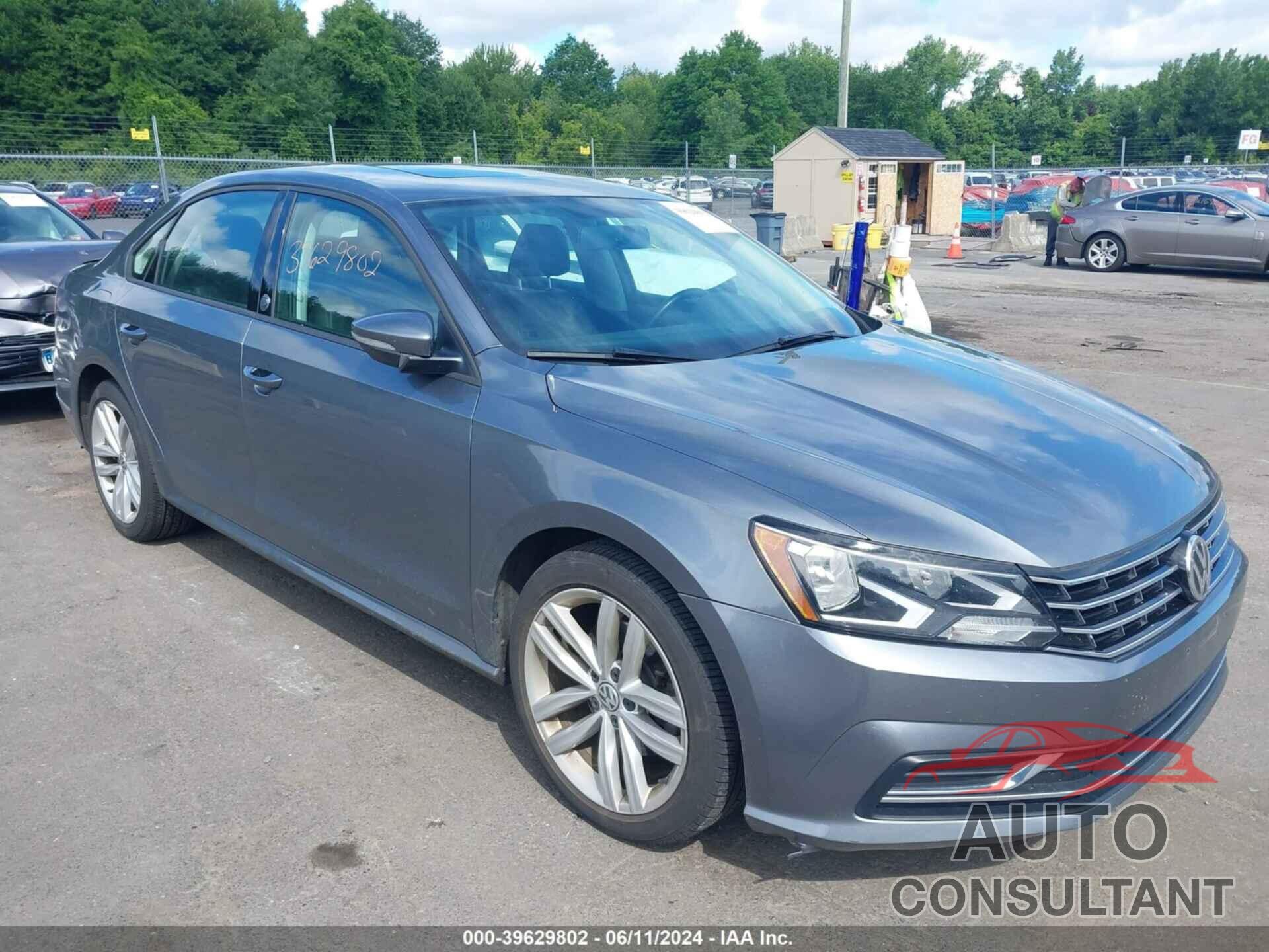 VOLKSWAGEN PASSAT 2019 - 1VWLA7A31KC001670