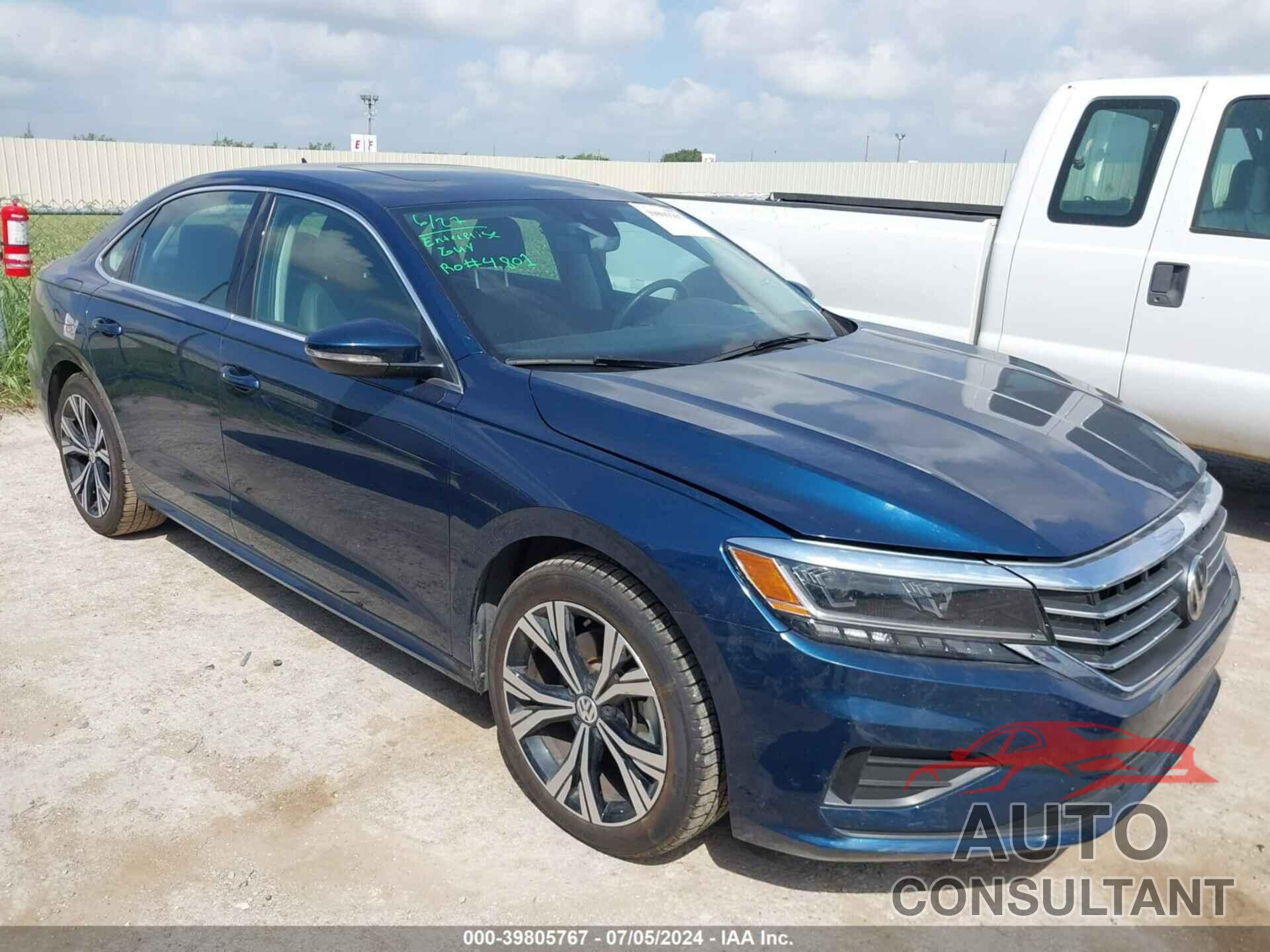 VOLKSWAGEN PASSAT 2022 - 1VWSA7A32NC002732