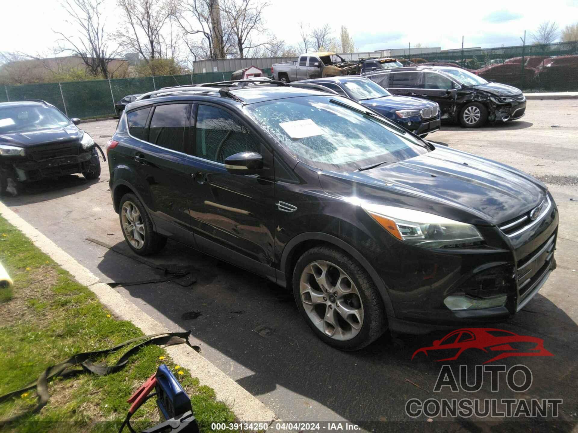 FORD ESCAPE 2013 - 1FMCU9J92DUB12411