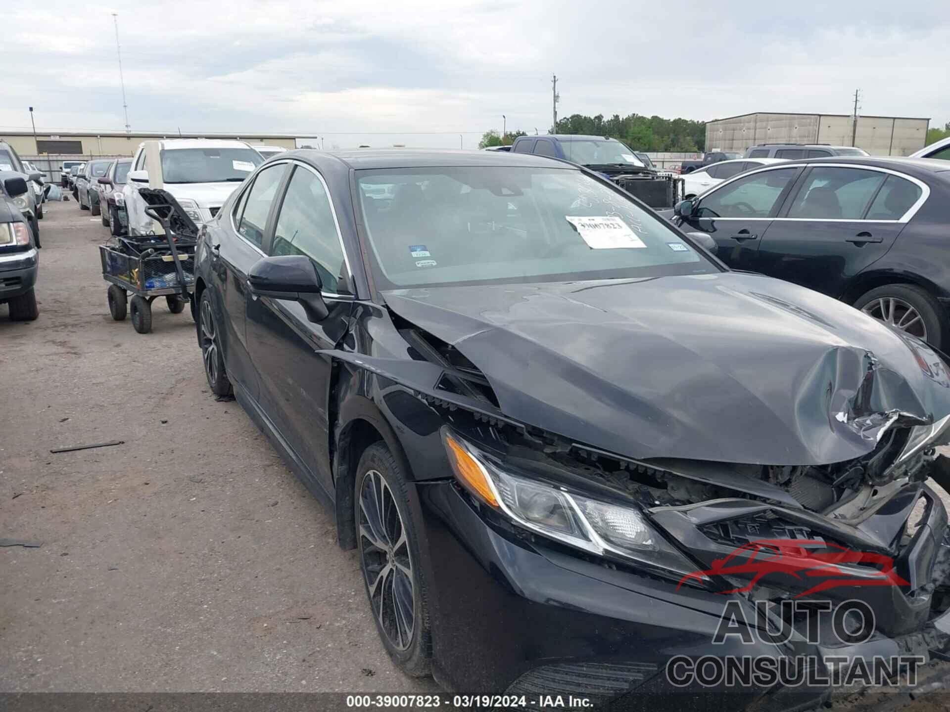 TOYOTA CAMRY 2020 - 4T1G11AK6LU400154
