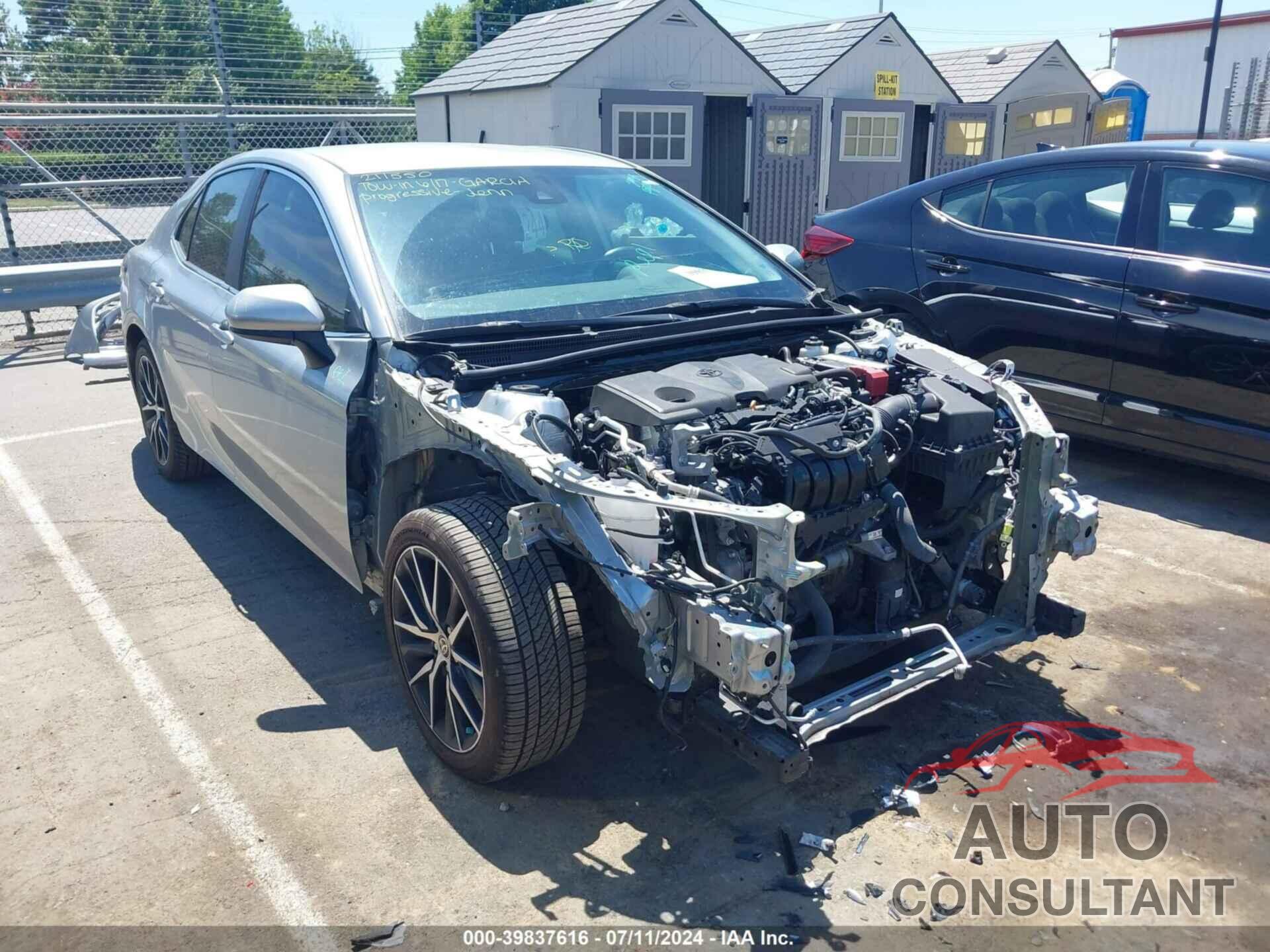 TOYOTA CAMRY 2021 - 4T1G11AK4MU555609