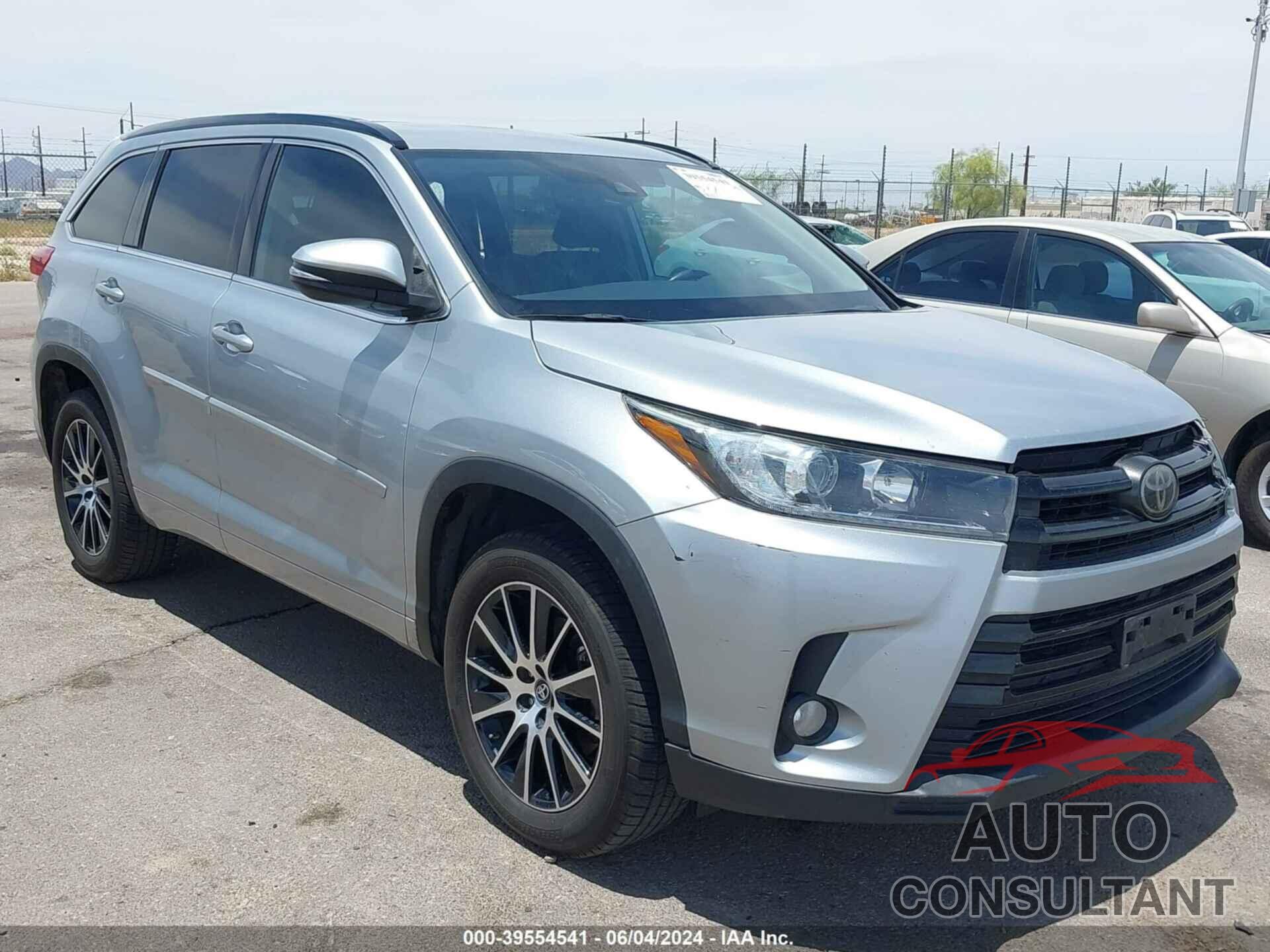 TOYOTA HIGHLANDER 2018 - 5TDKZRFH7JS543070