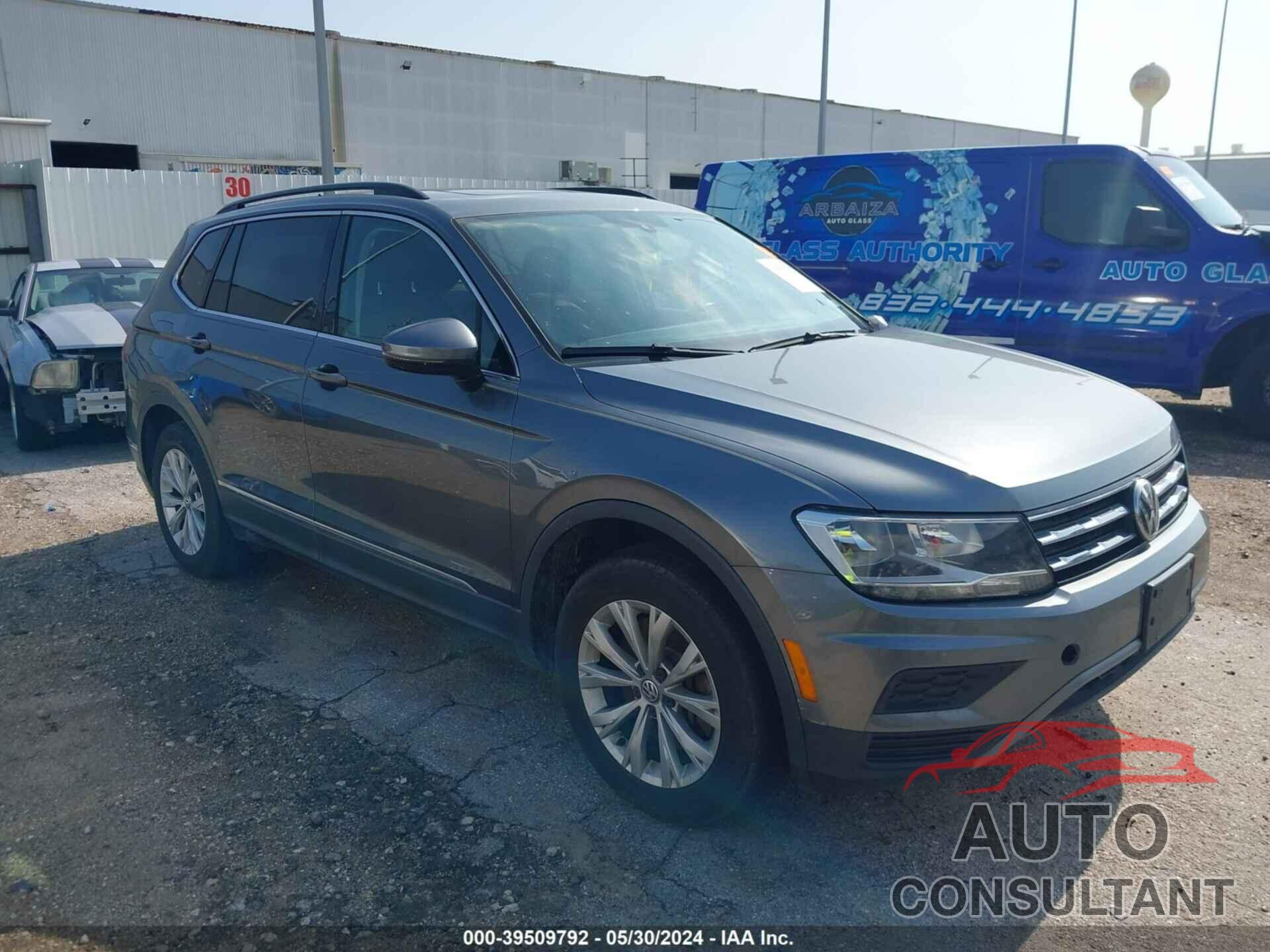 VOLKSWAGEN TIGUAN 2018 - 3VV3B7AX5JM169135