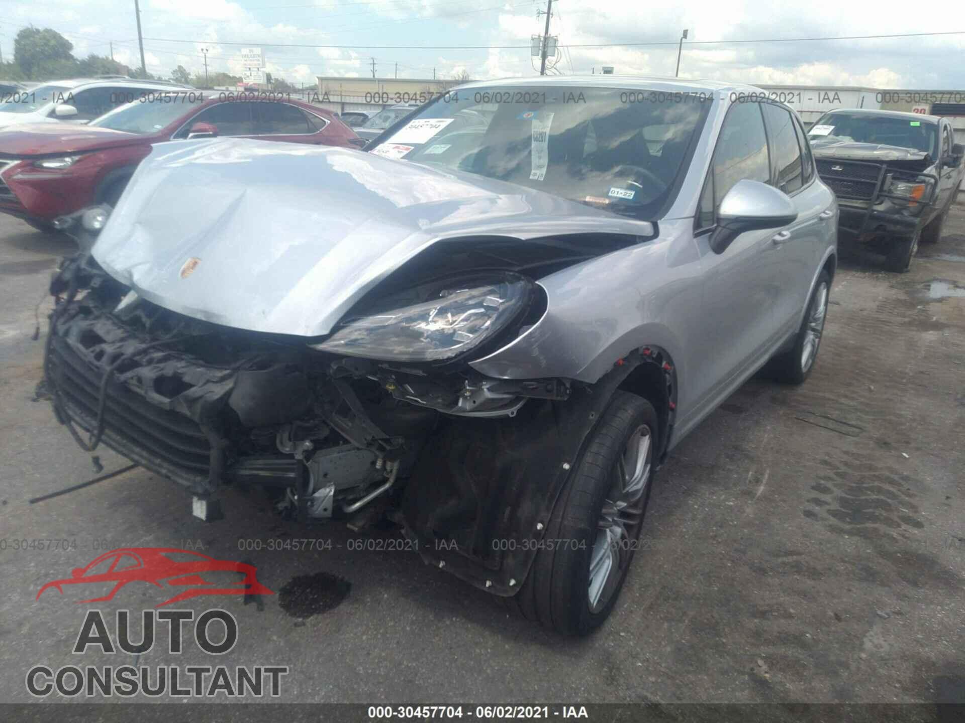 PORSCHE CAYENNE 2017 - WP1AA2A29HKA82404