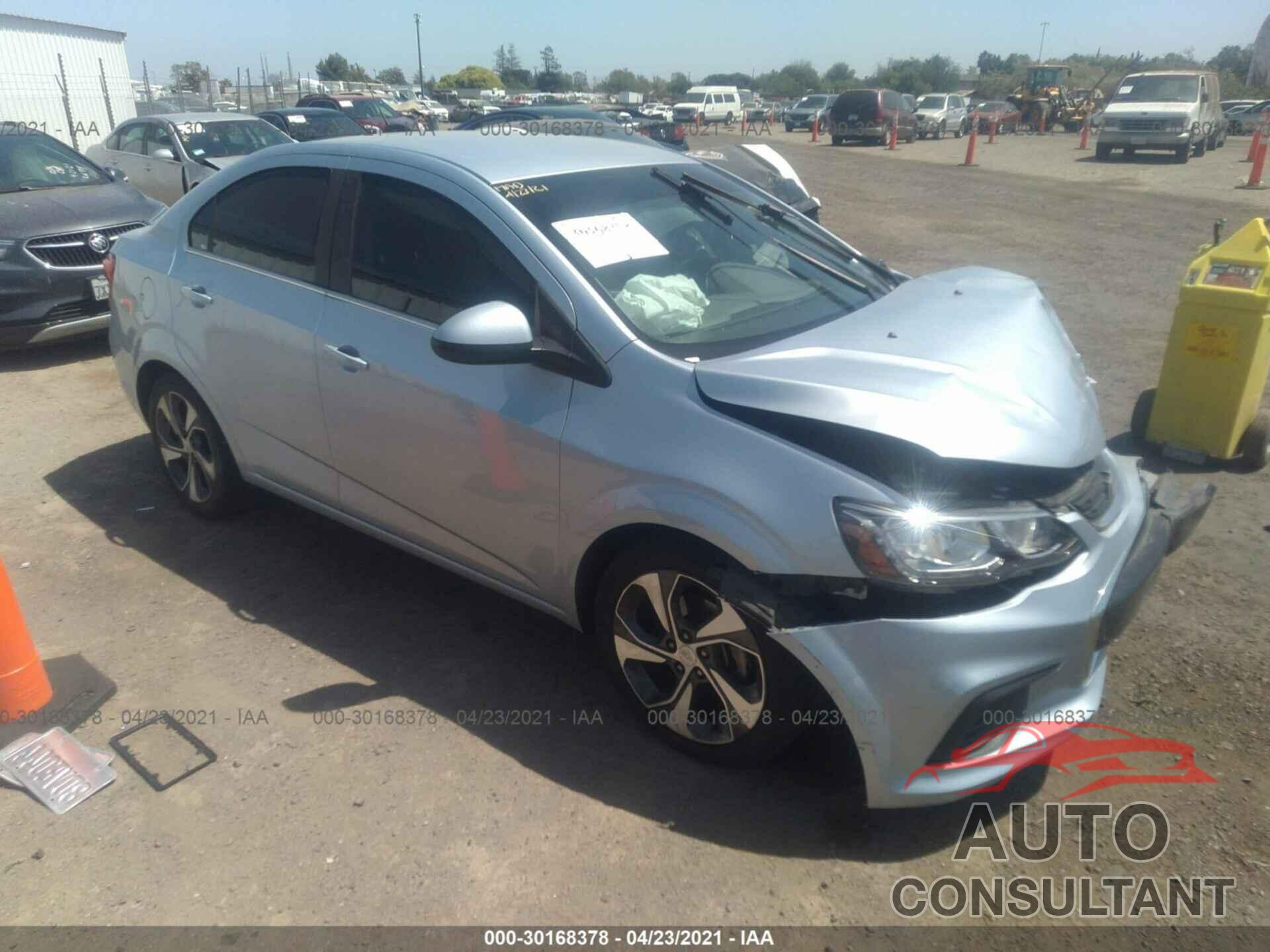 CHEVROLET SONIC 2018 - 1G1JF5SB9J4130411