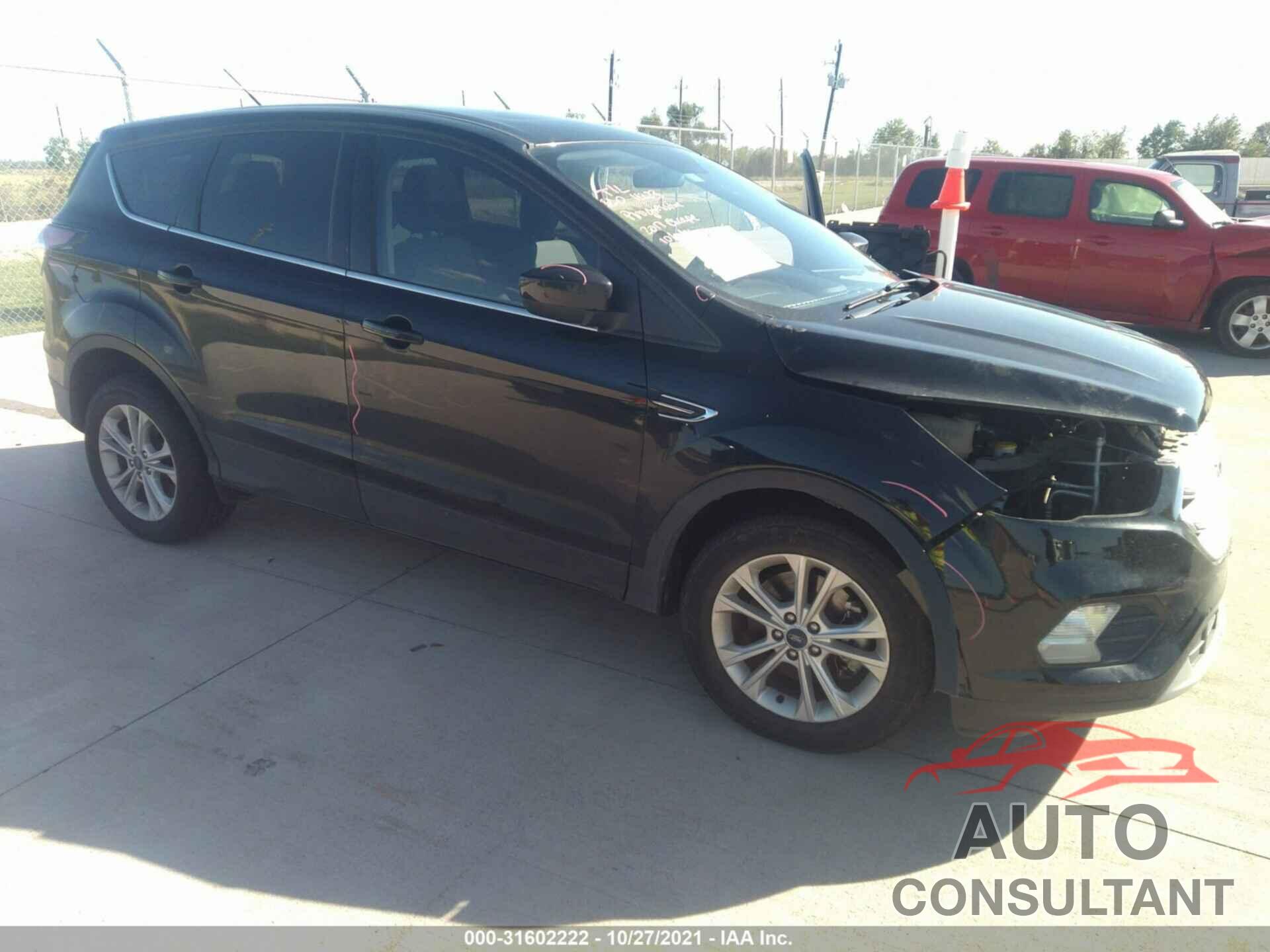 FORD ESCAPE 2017 - 1FMCU0G96HUA28584