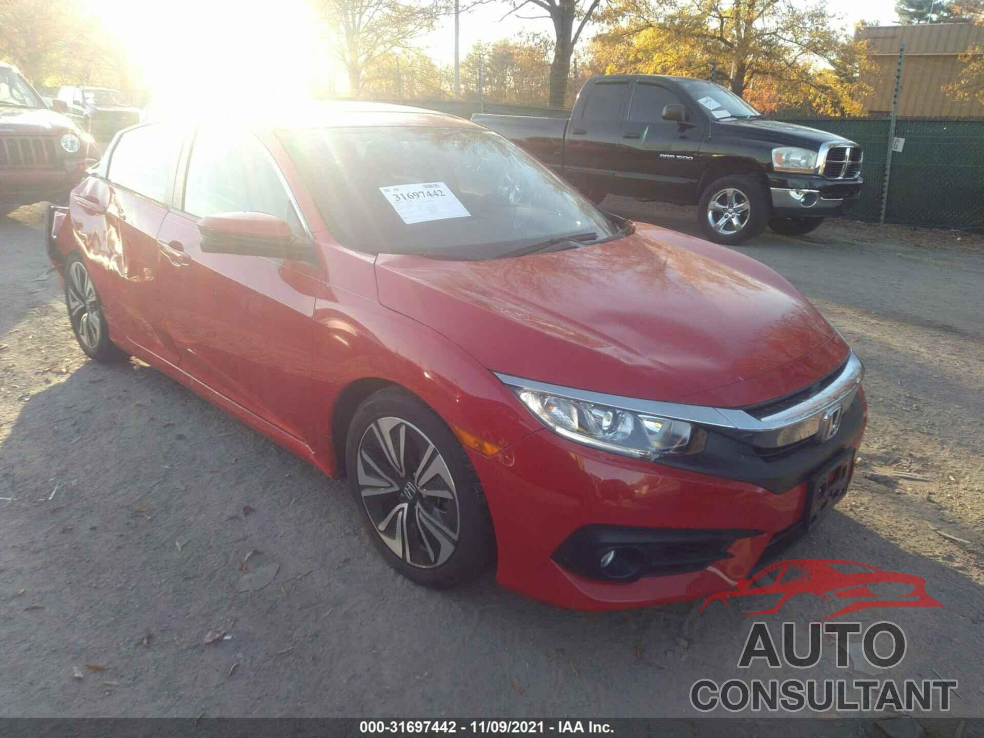 HONDA CIVIC SEDAN 2018 - JHMFC1F30JX008325