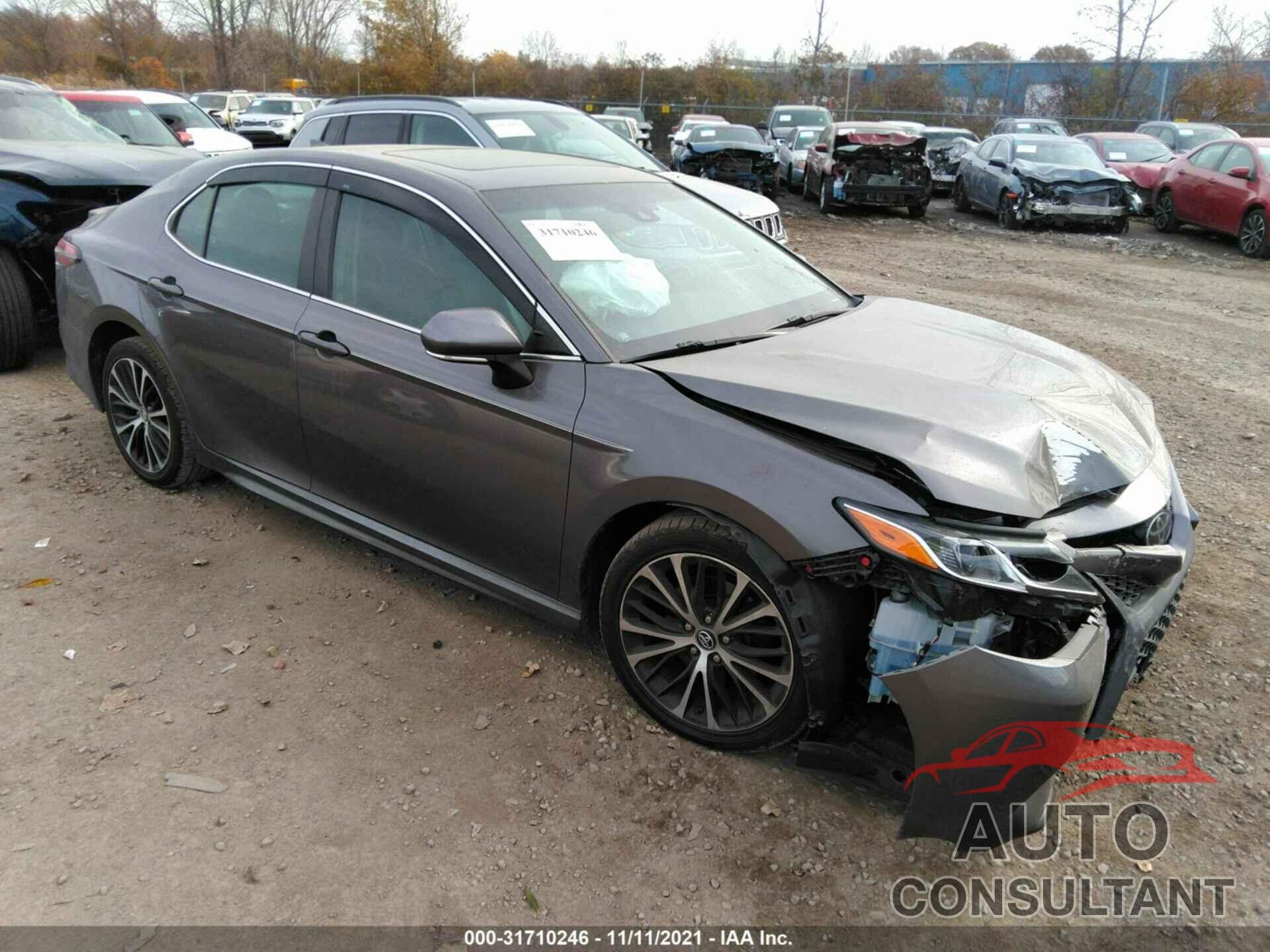 TOYOTA CAMRY 2018 - 4T1B11HK4JU601984